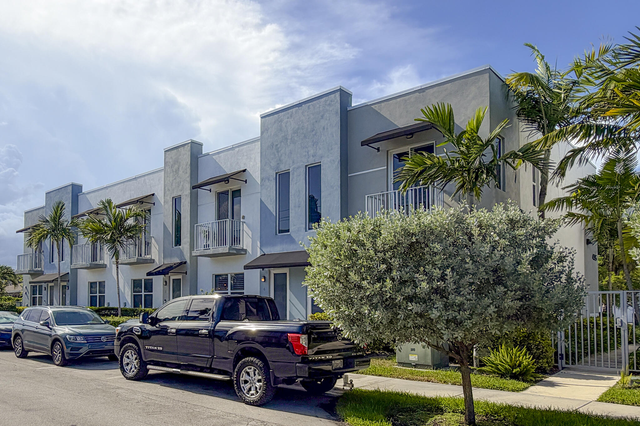 Foto de propiedad en 405 NE 35TH Court 2, Oakland Park, FL 33334 Oakland Park con MLS# 