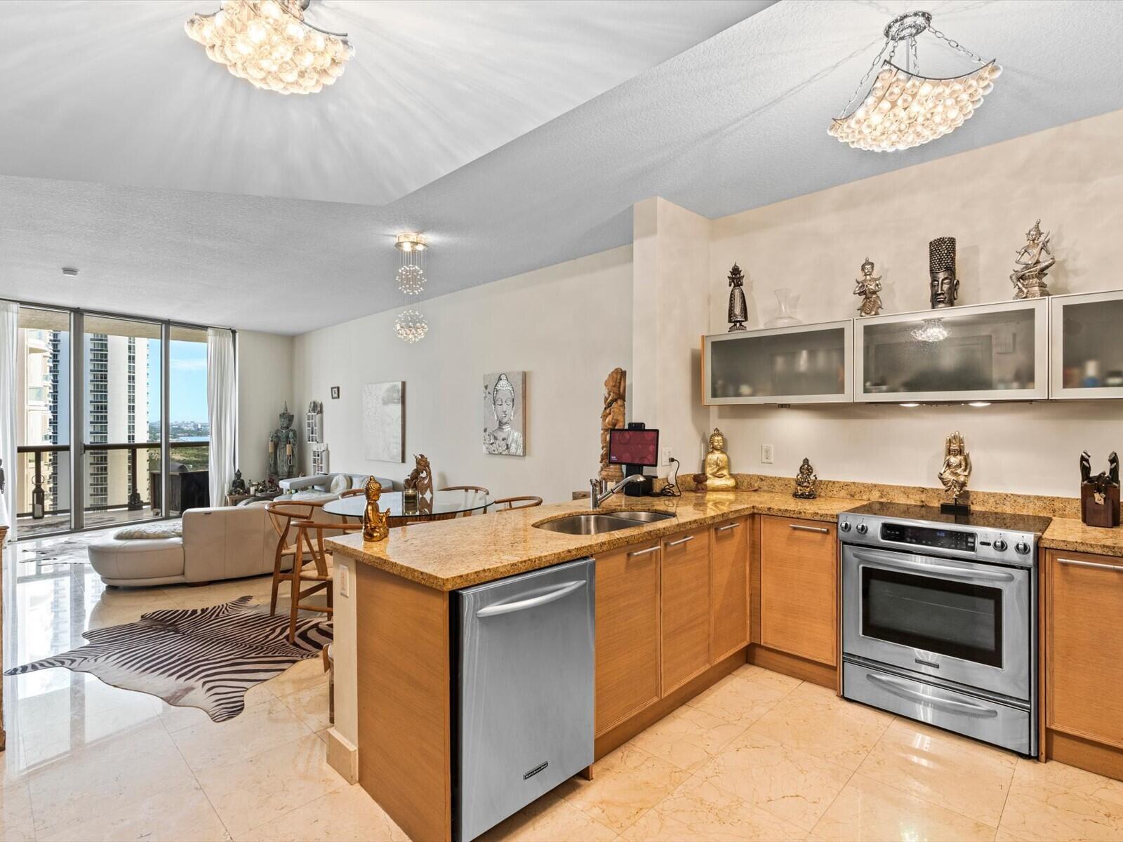 Foto de propiedad en 16275 Collins Avenue 2403, Sunny Isles Beach, FL 33160 Sunny Isles Beach con MLS# 