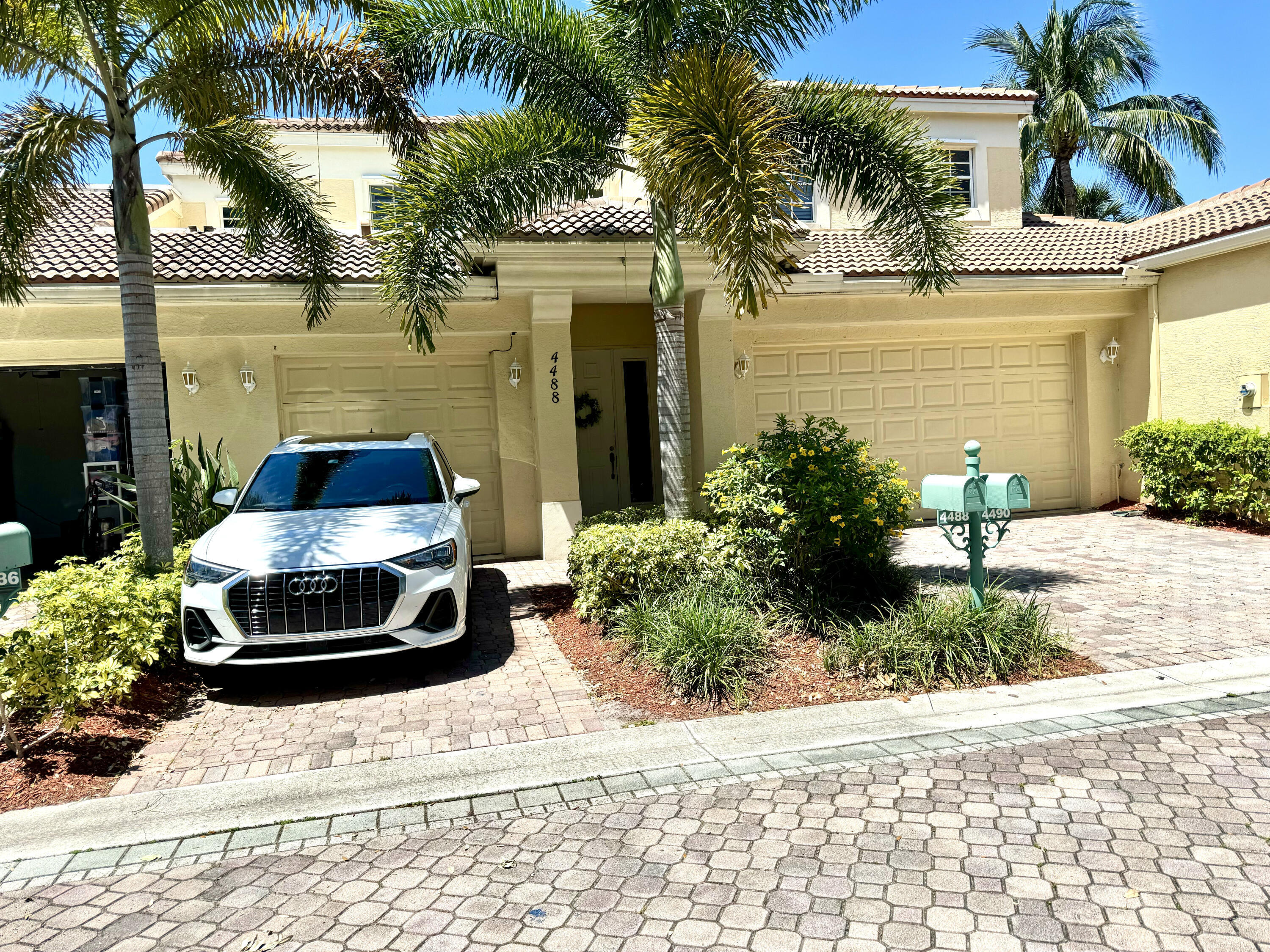 Foto de propiedad en 4488 Hickory Drive, Palm Beach Gardens, FL 33418 Palm Beach Gardens con MLS# 