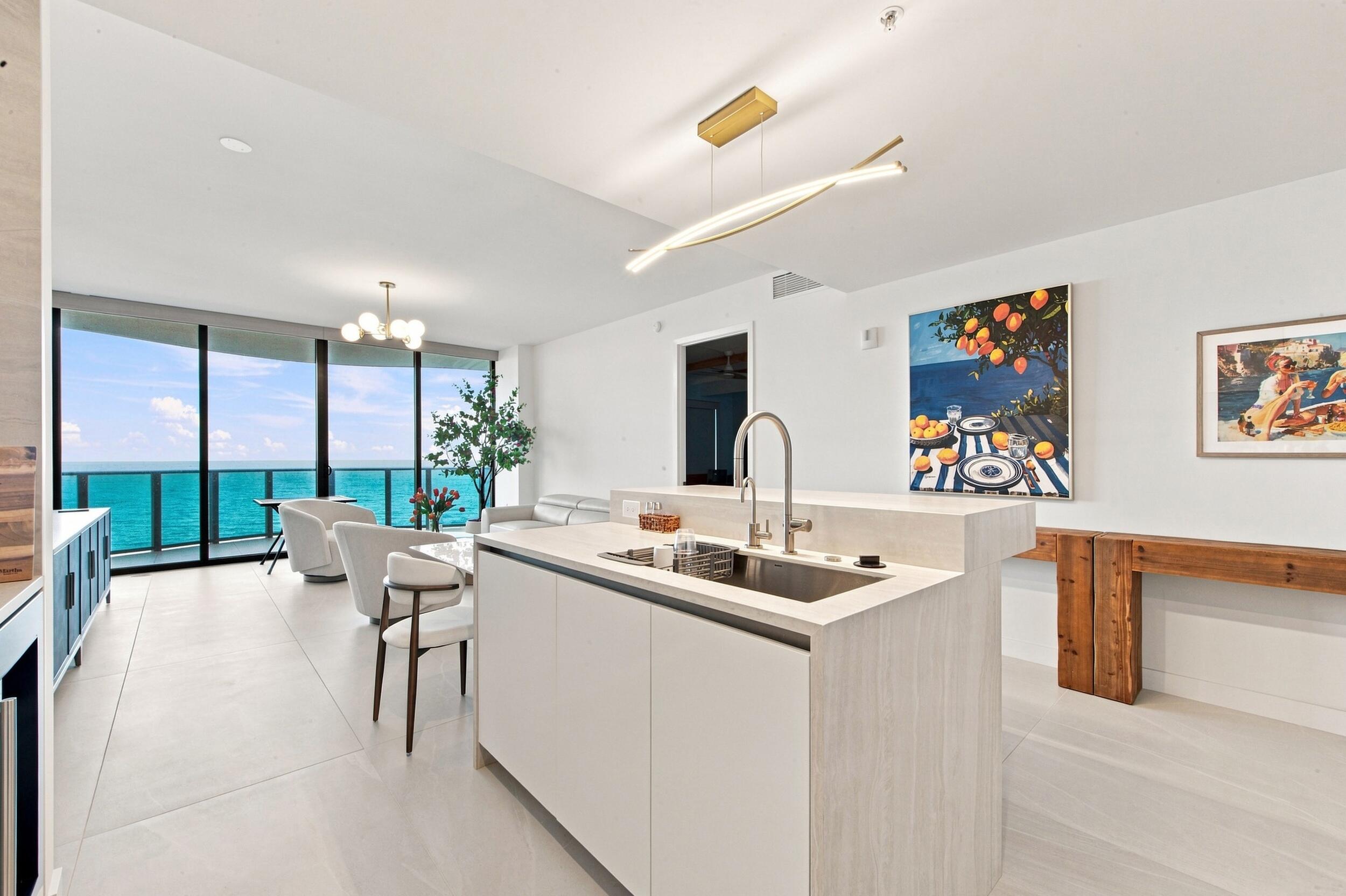 Foto de propiedad en 900 N OCEAN Boulevard 705, Pompano Beach, FL 33062 Pompano Beach con MLS# 
