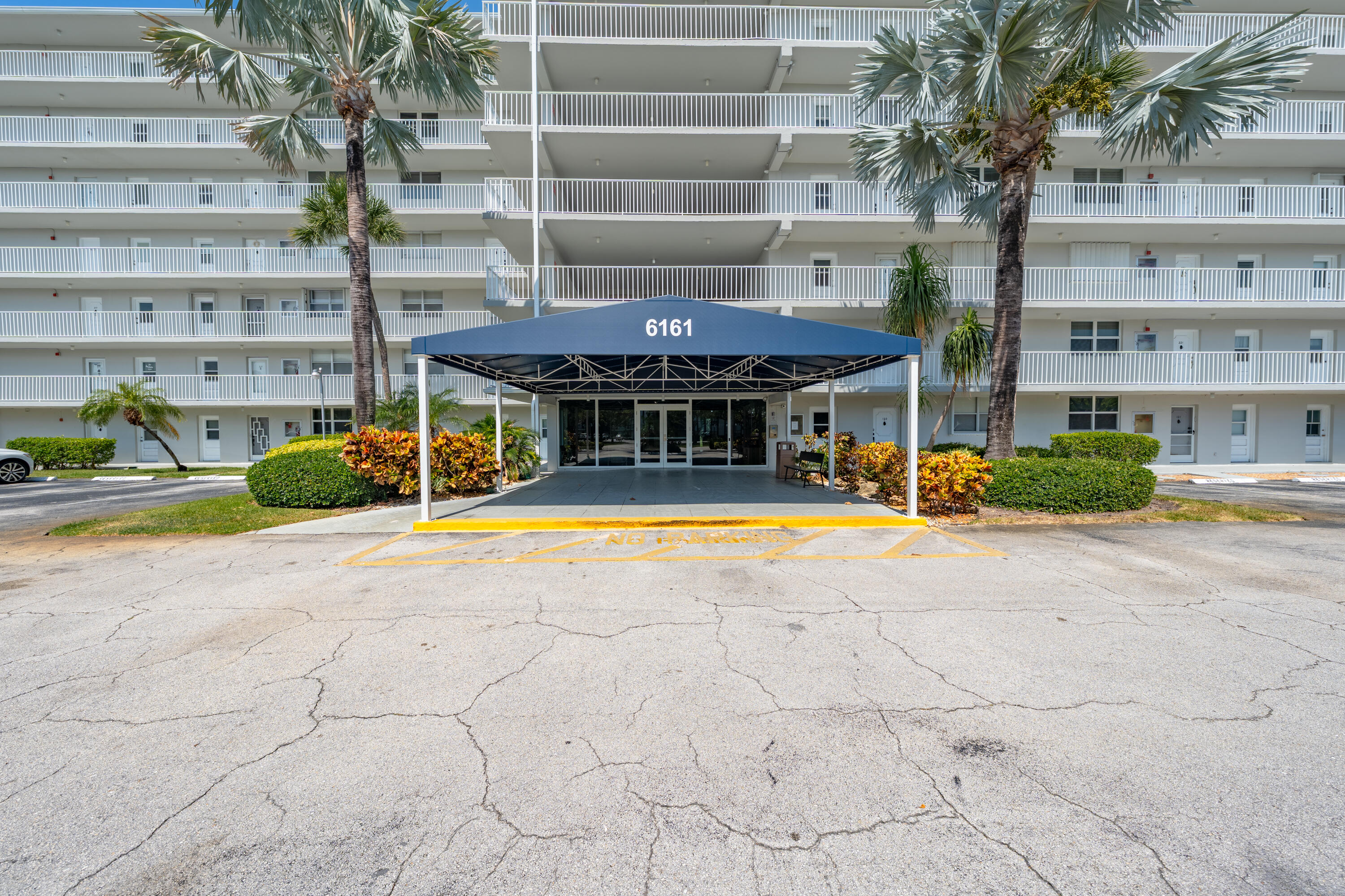 Foto de propiedad en 6161 NW 2nd Avenue 525, Boca Raton, FL 33487 Boca Raton con MLS# 