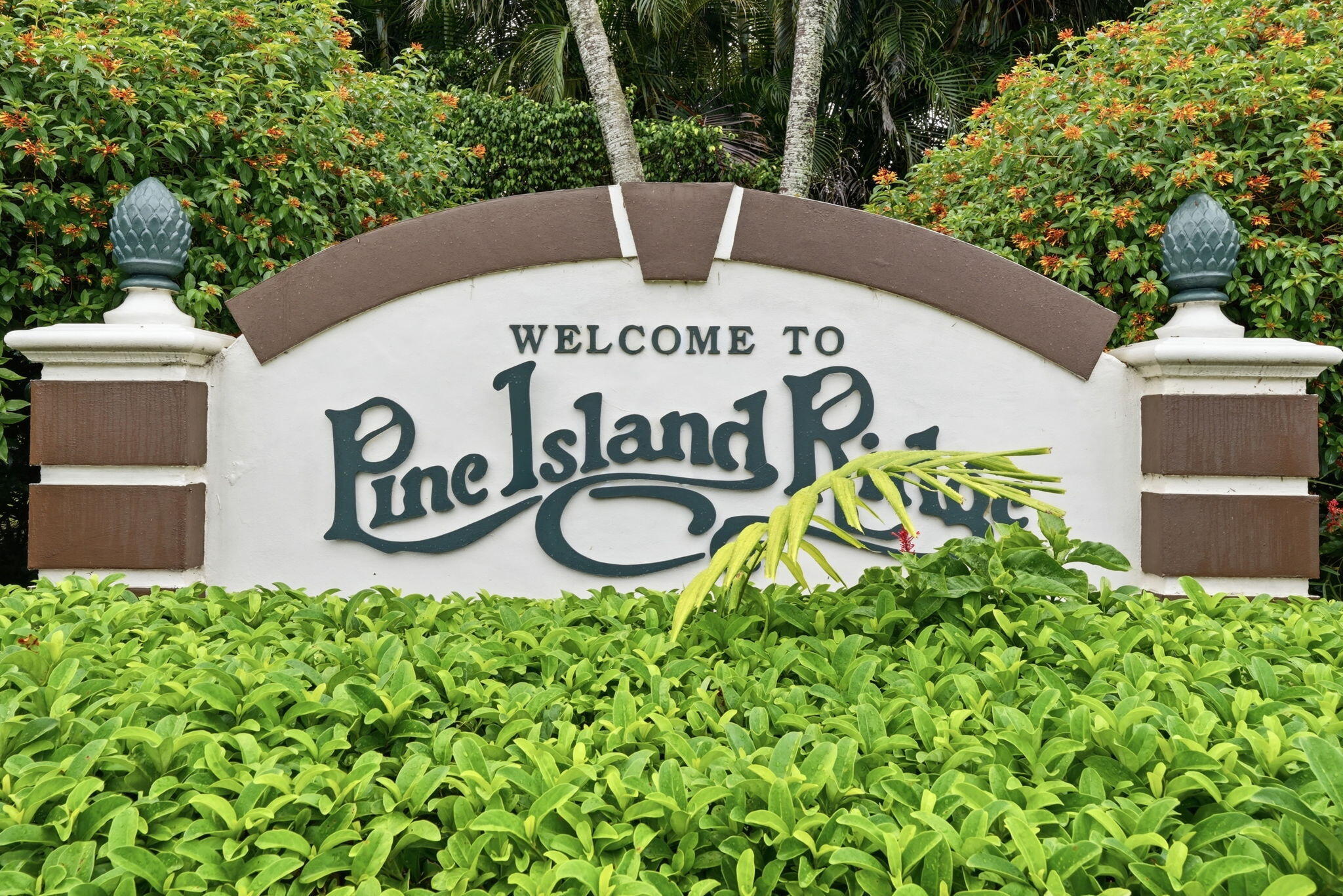 Foto de propiedad en 9325 LAGOON Place 405, Davie, FL 33324 Davie con MLS# 