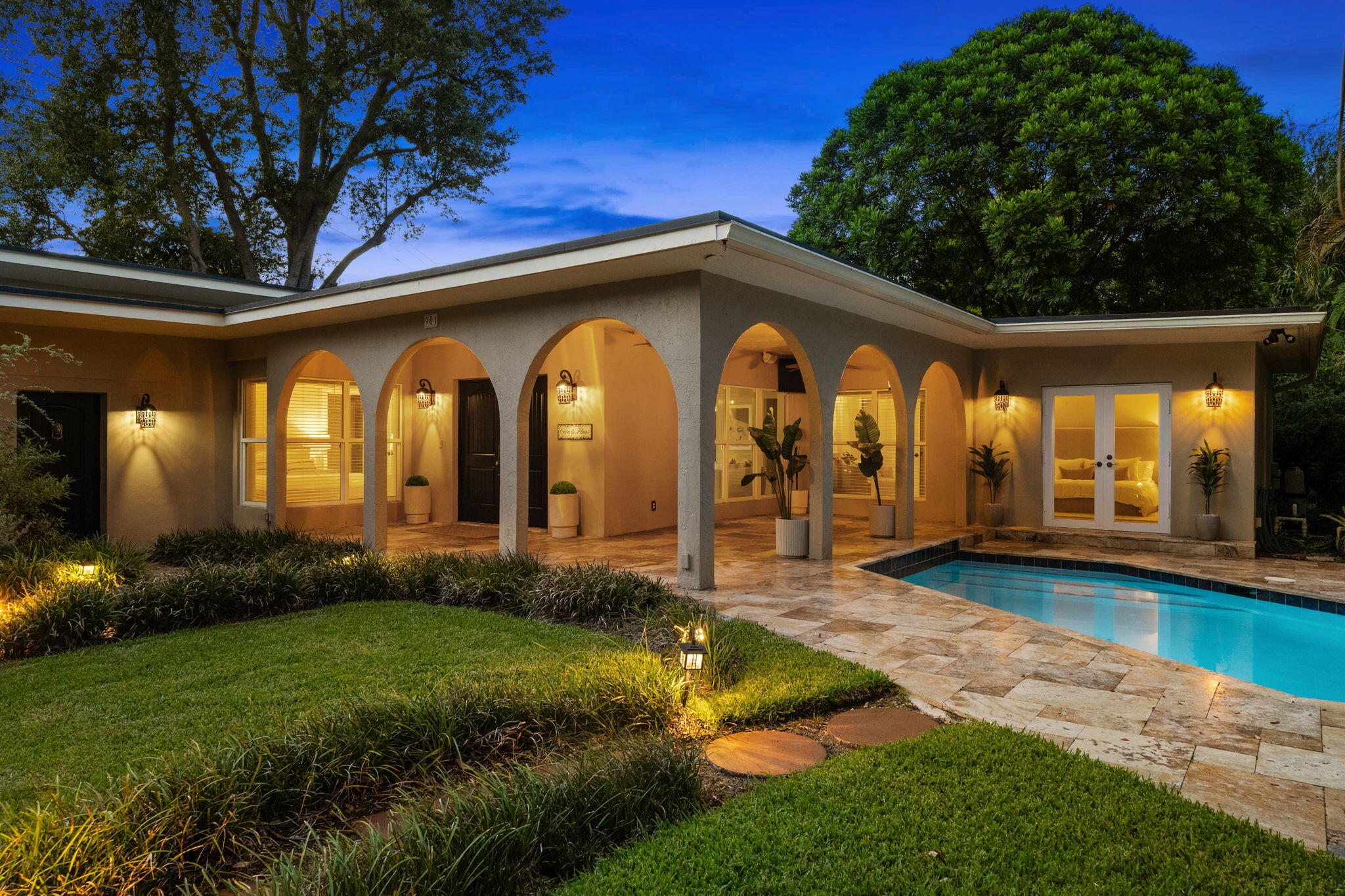 Foto de propiedad en 901 SE 6TH Street, Fort Lauderdale, FL 33301 Fort Lauderdale con MLS# 