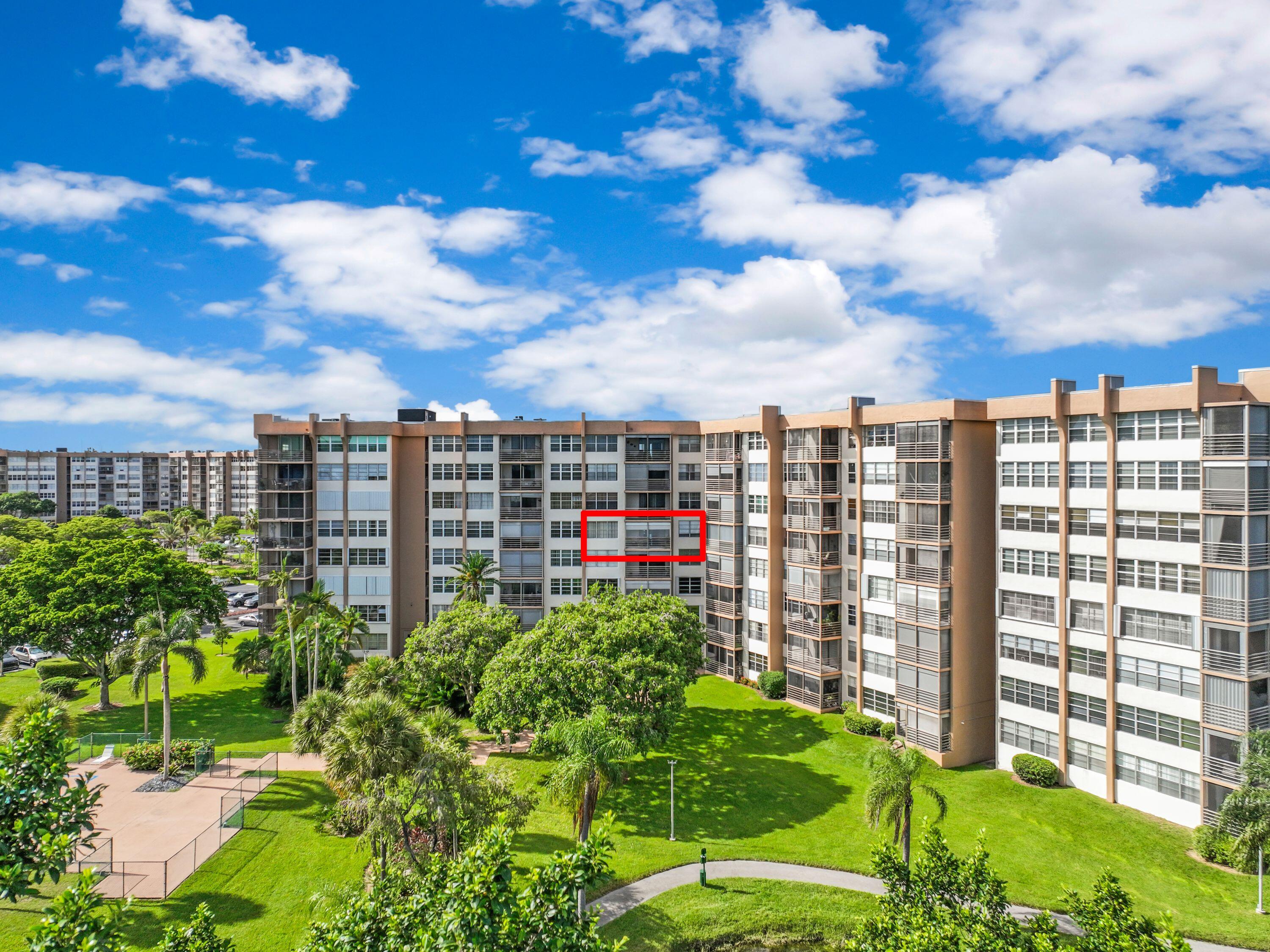 Foto de propiedad en 1200 Saint Charles Place 509, Pembroke Pines, FL 33026 Pembroke Pines con MLS# 
