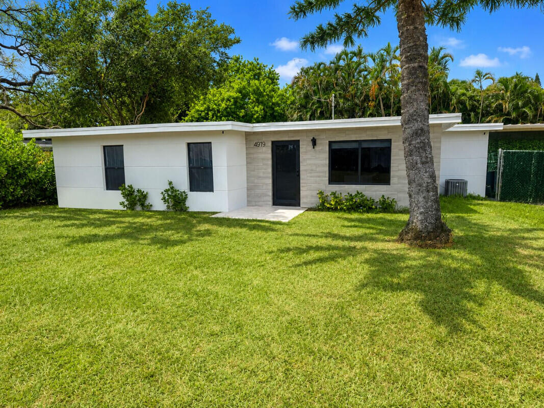 Foto de propiedad en 4919 SW 28th Avenue, Fort Lauderdale, FL 33312 Fort Lauderdale con MLS# 