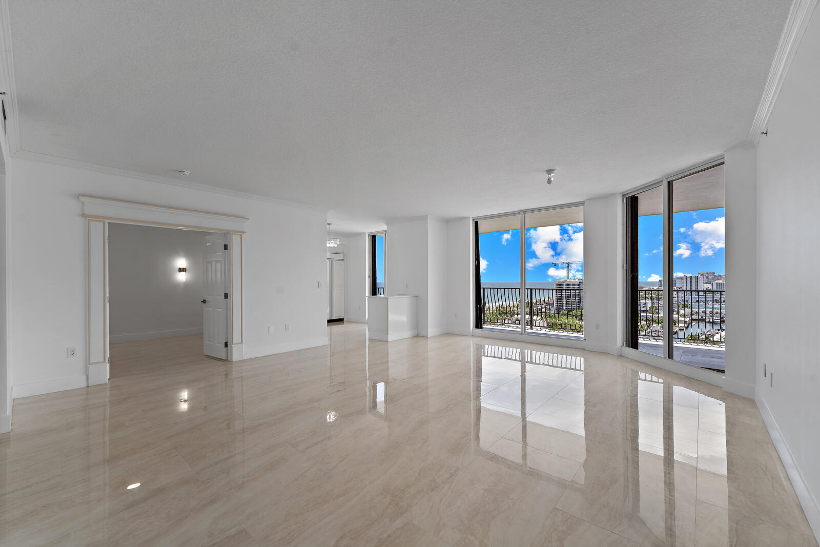 Foto de propiedad en 100 S Birch Road 1604, Fort Lauderdale, FL 33316 Fort Lauderdale con MLS# 