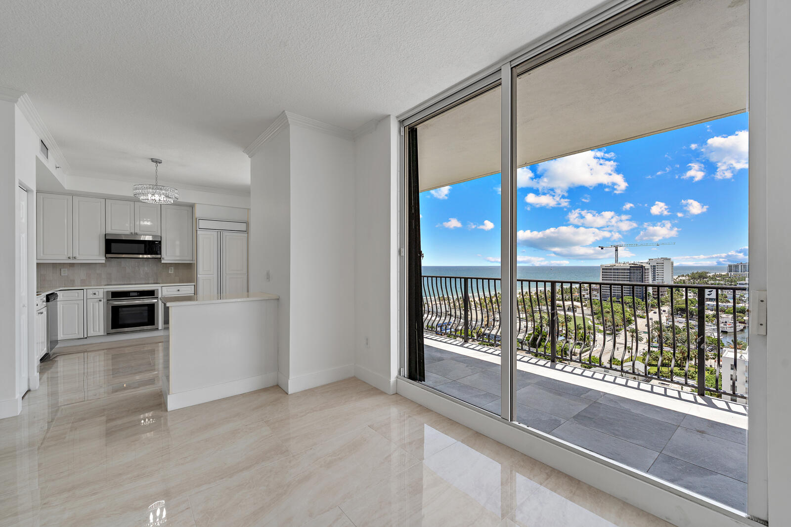 Foto de propiedad en 100 S Birch Road 1604, Fort Lauderdale, FL 33316 Fort Lauderdale con MLS# 