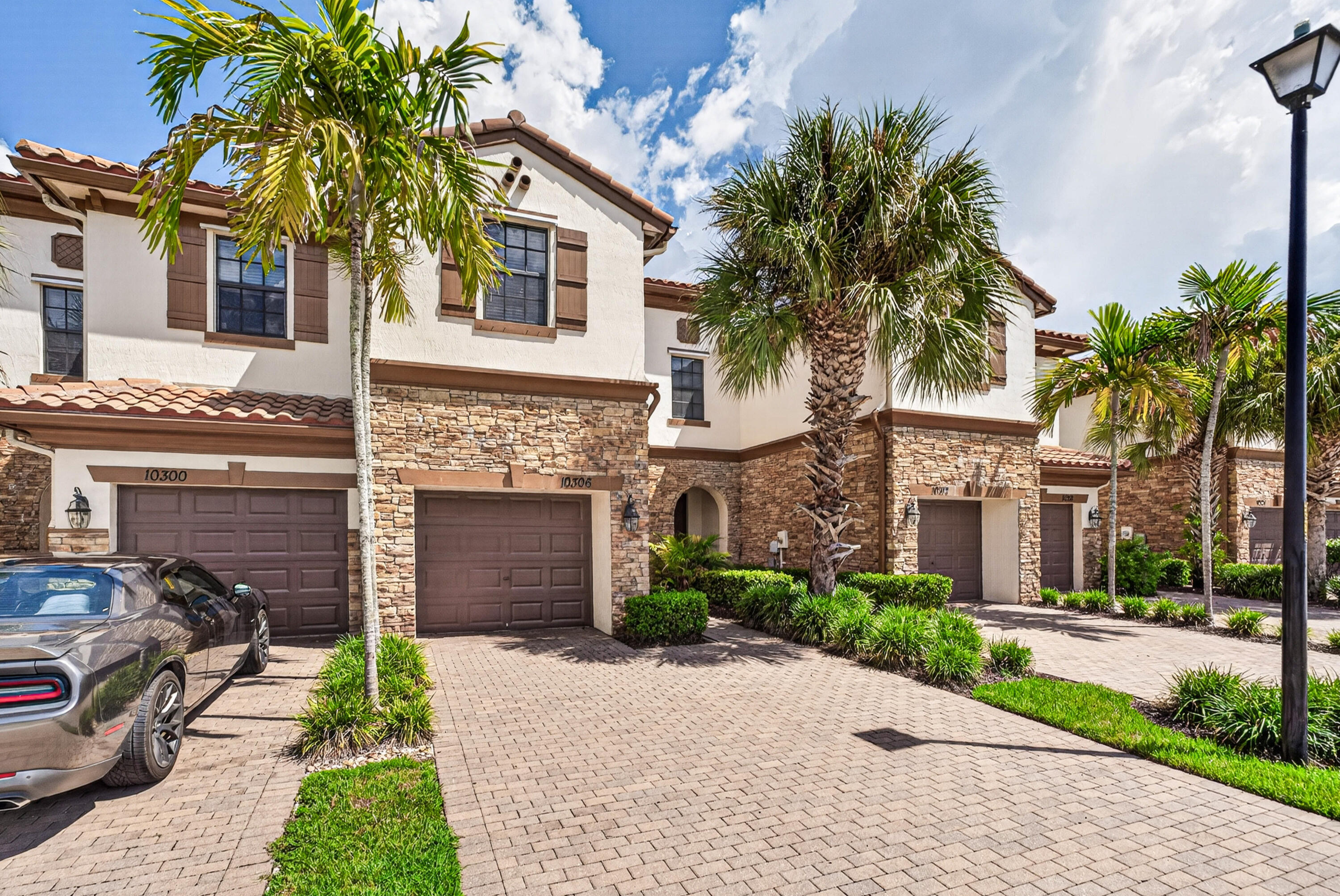 Foto de propiedad en 10306 WELLINGTON PARC Drive, Wellington, FL 33449 Wellington con MLS# 