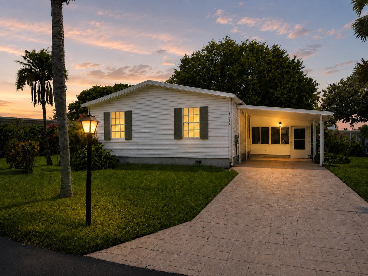 Foto de propiedad en 8294 E Club Road, Boca Raton, FL 33433 Boca Raton con MLS# 