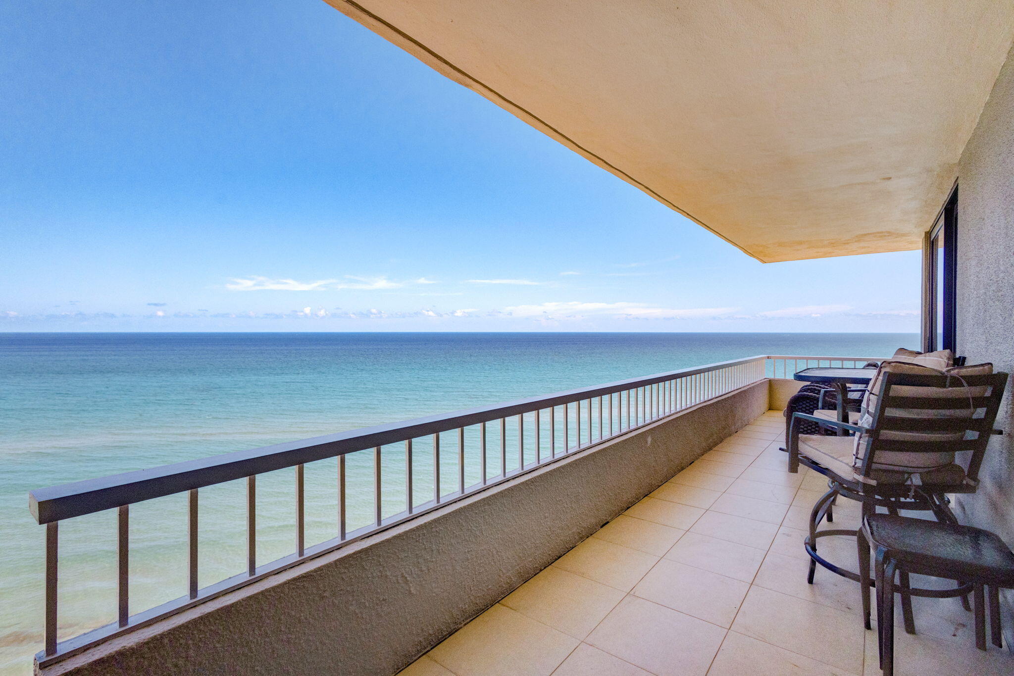 Foto de propiedad en 5540 N OCEAN Drive 14A, Singer Island, FL 33404 Singer Island con MLS# 