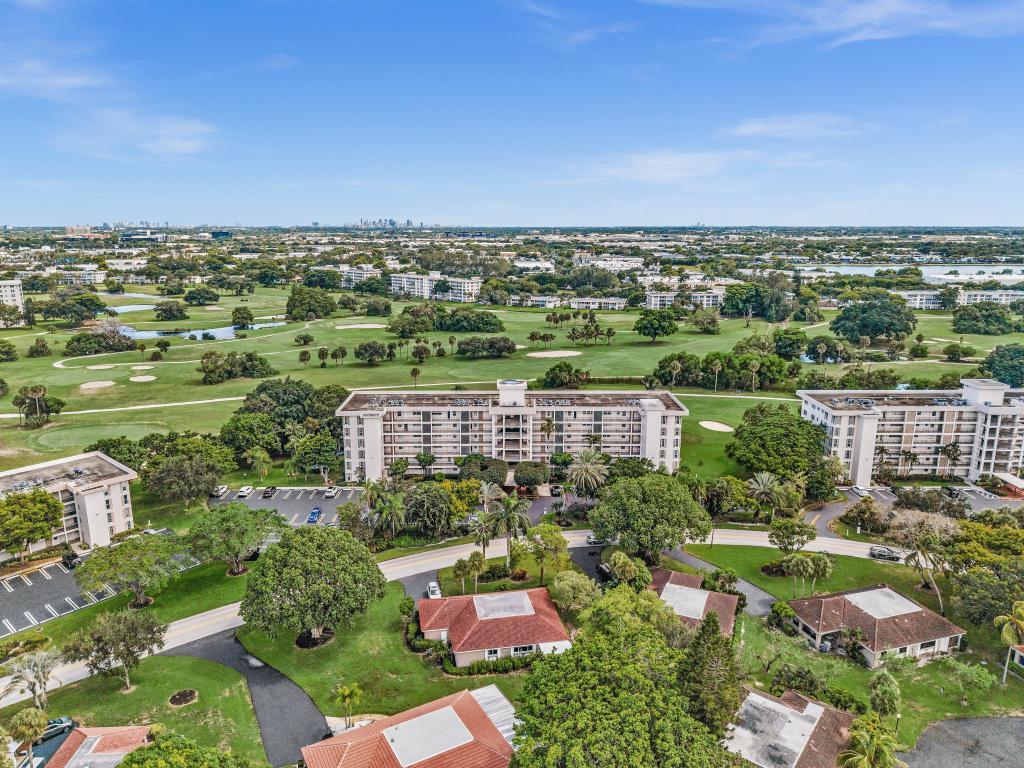 Foto de propiedad en 2950 N Palm Aire Drive 607, Pompano Beach, FL 33069 Pompano Beach con MLS# 