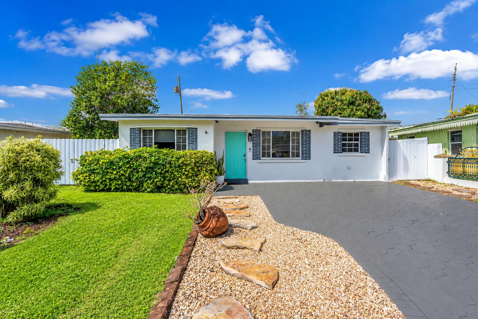 Foto de propiedad en 404 S 62nd Terrace, Hollywood, FL 33023 Hollywood con MLS# 