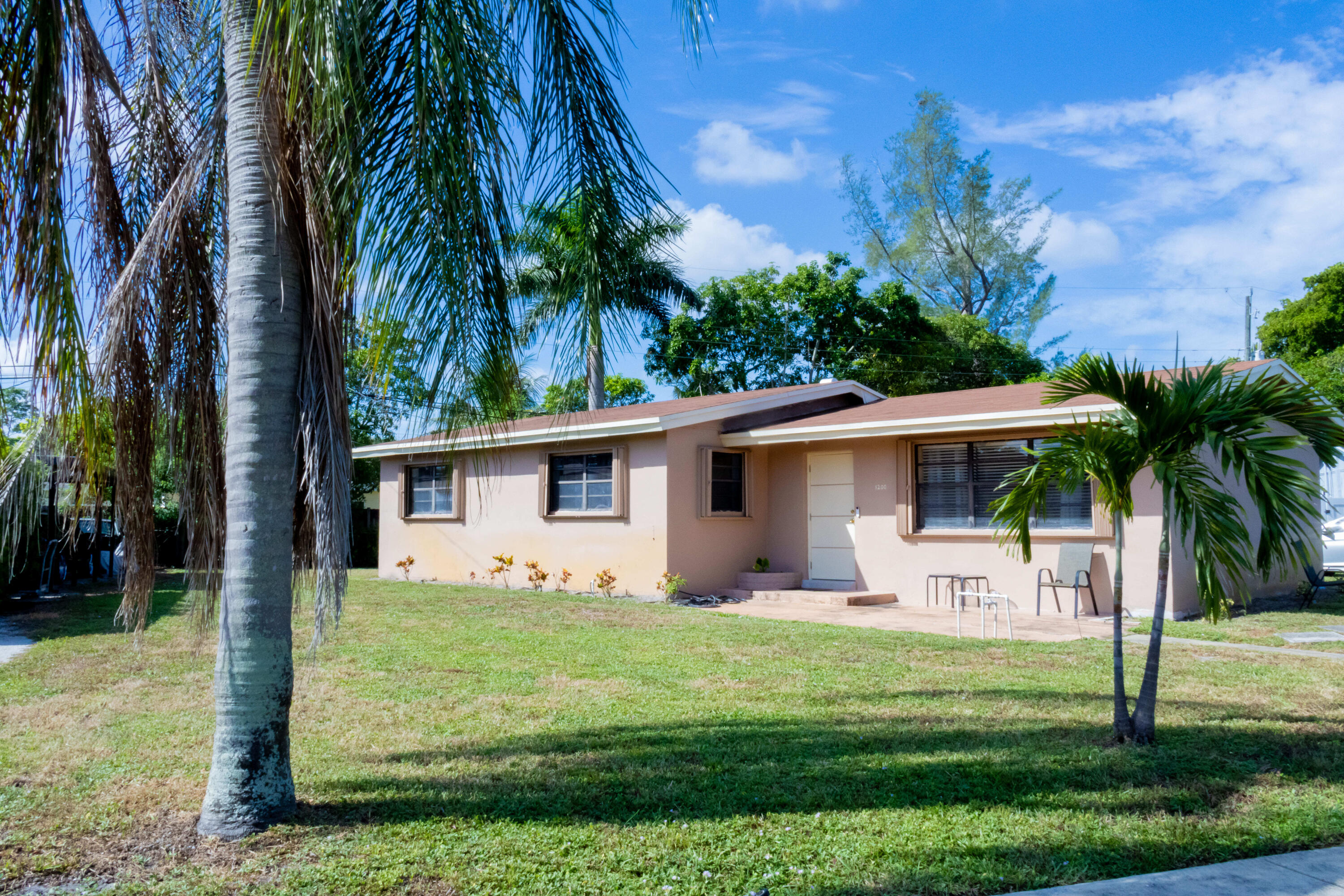 Foto de propiedad en 1200 NW 18th Street, Fort Lauderdale, FL 33311 Fort Lauderdale con MLS# 