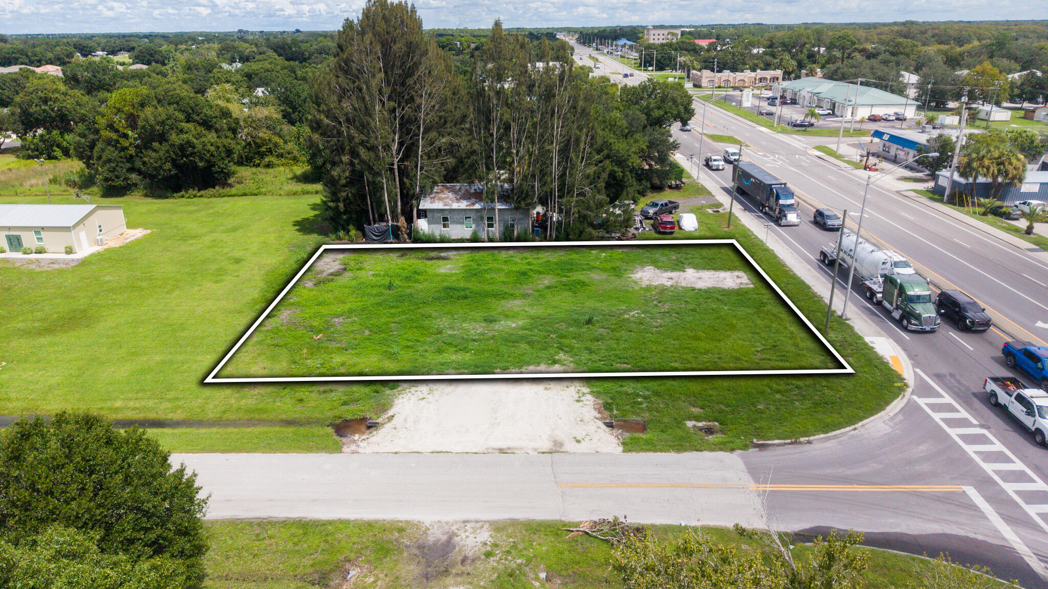 Foto de propiedad en 100 NW 10TH Street, Okeechobee, FL 34972 Okeechobee con MLS# 