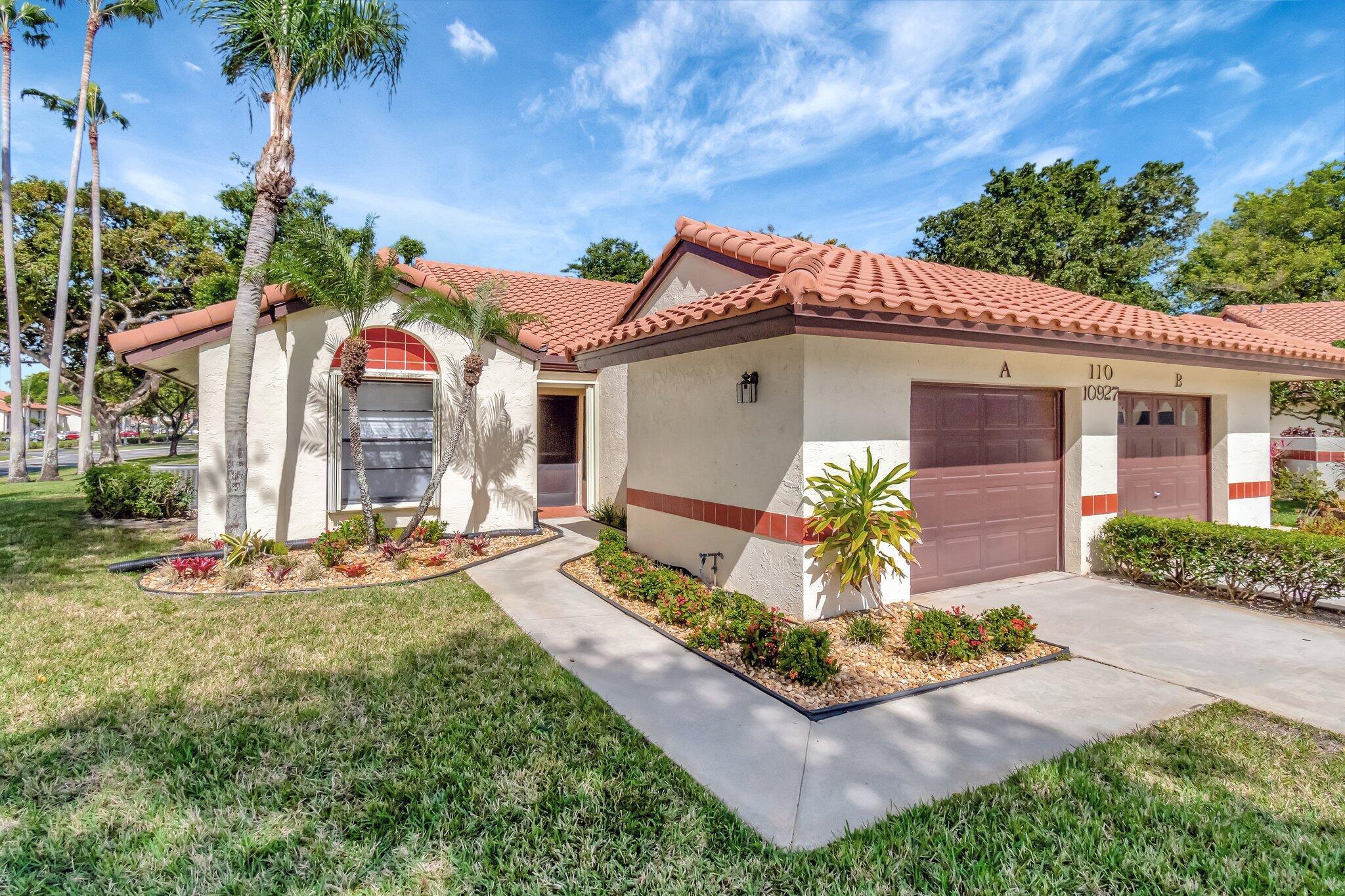Foto de propiedad en 10927 DOLPHIN PALM Court A, Boynton Beach, FL 33437 Boynton Beach con MLS# 