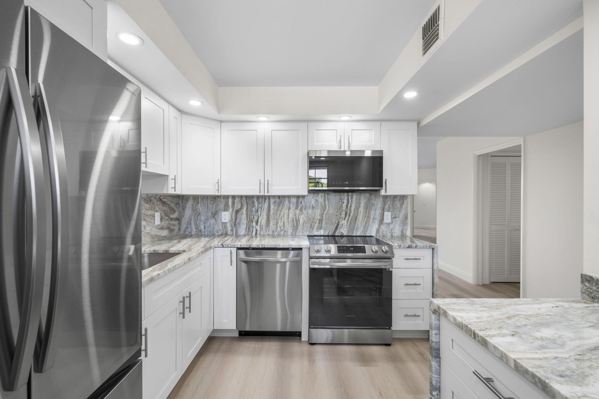 Foto de propiedad en 4020 W PALM AIRE Drive 408, Pompano Beach, FL 33069 Pompano Beach con MLS# 