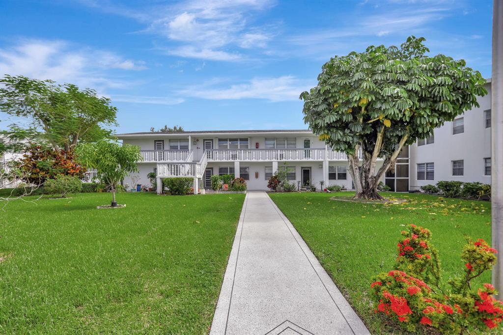 Foto de propiedad en 271 FARNHAM L, Deerfield Beach, FL 33442 Deerfield Beach con MLS# 