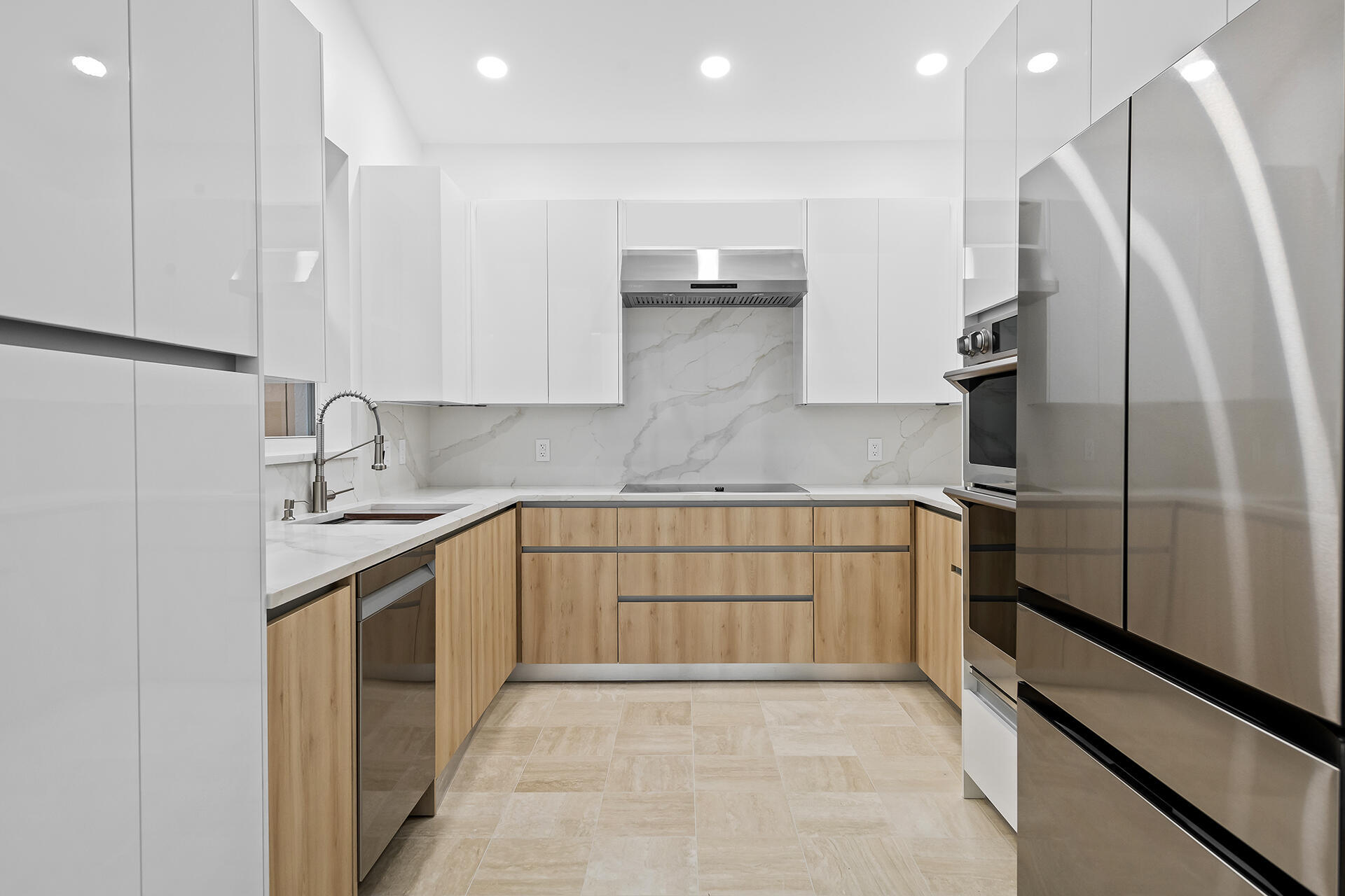 Foto de propiedad en 2480 NW 66TH Drive, Boca Raton, FL 33496 Boca Raton con MLS# 