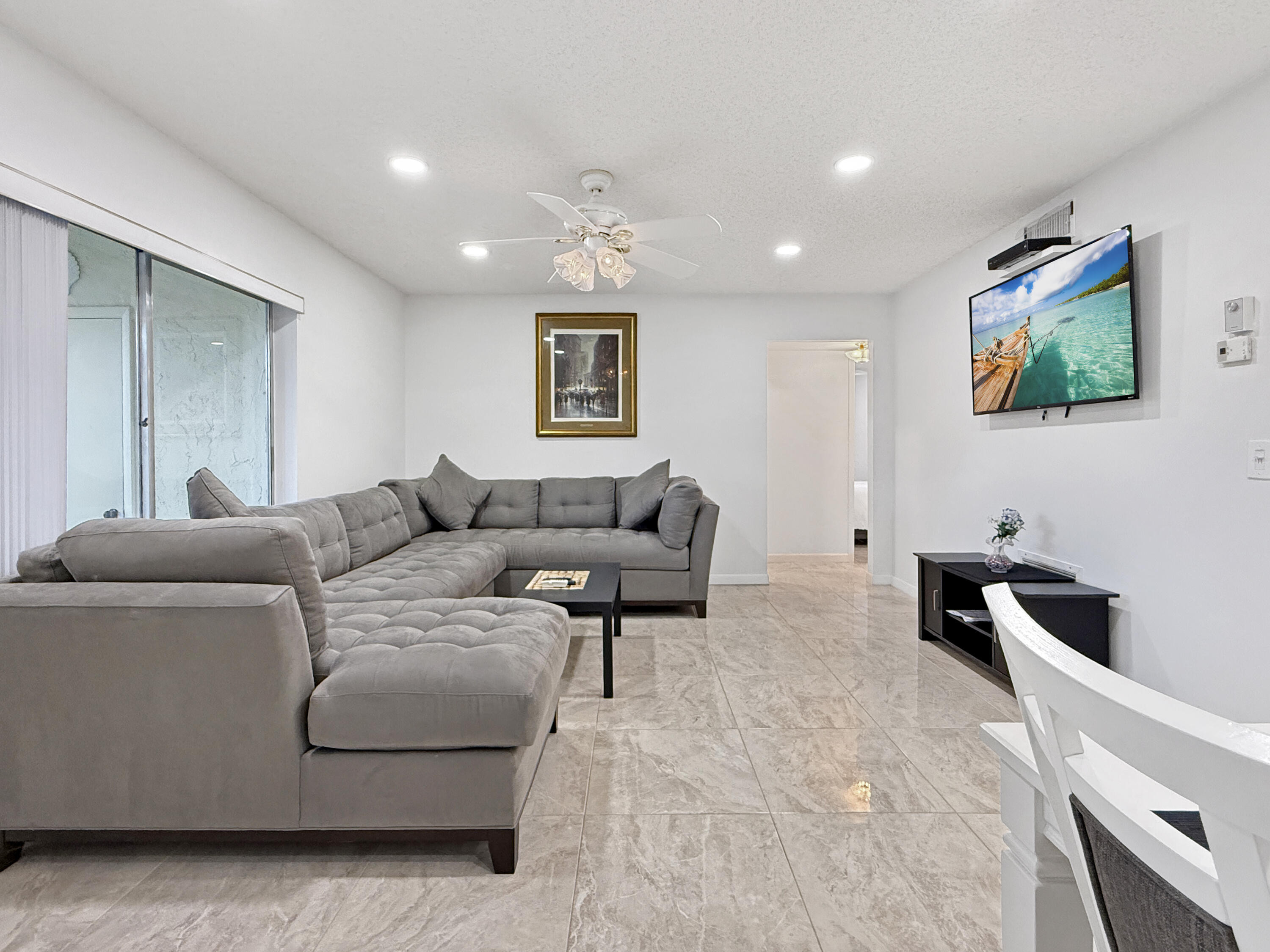 Foto de propiedad en 232 Pine High Occupancy Vehicle Circle C2, Greenacres, FL 33463 Greenacres con MLS# 