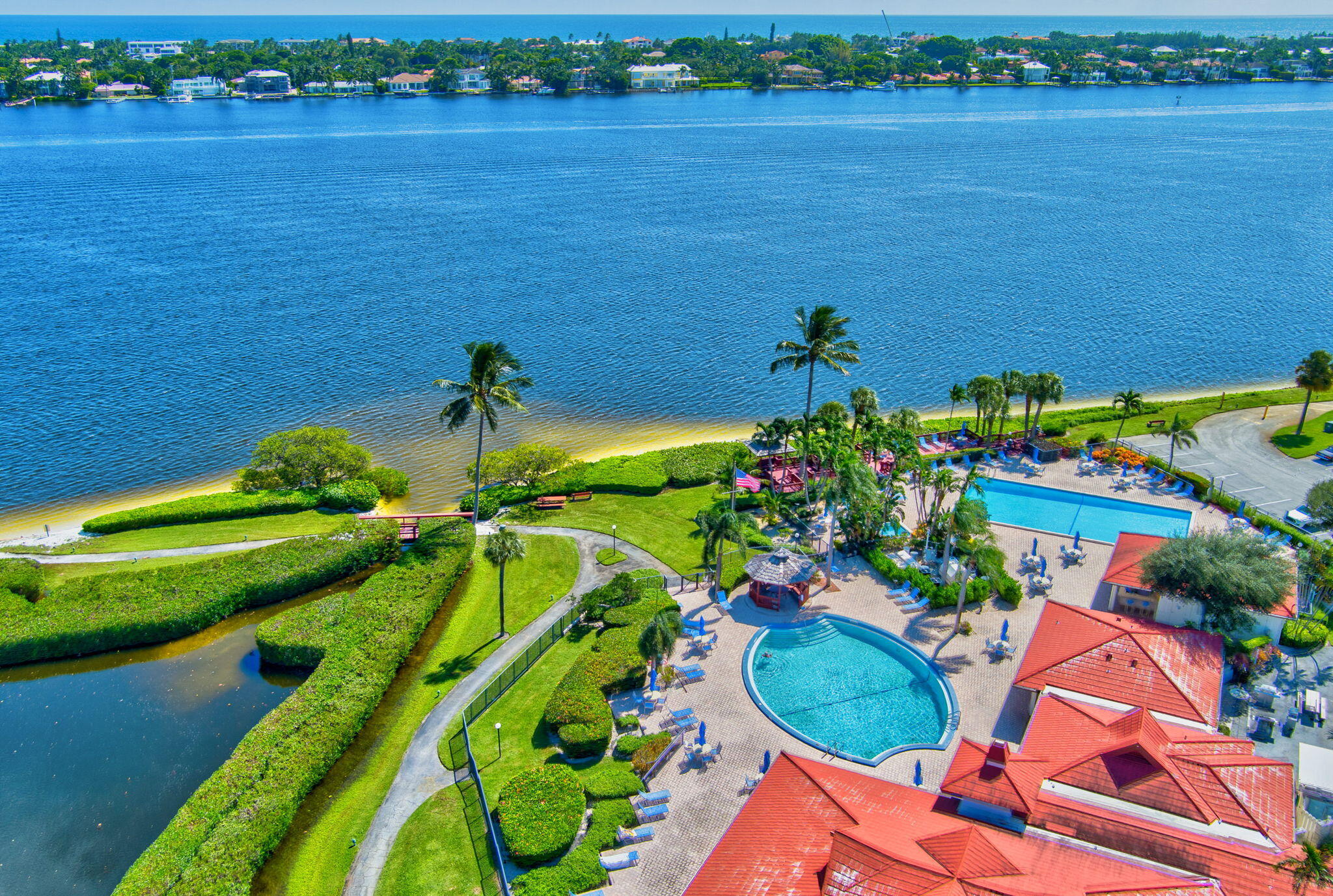 Foto de propiedad en 103 Half Moon Circle H1, Hypoluxo, FL 33462 Hypoluxo con MLS# 