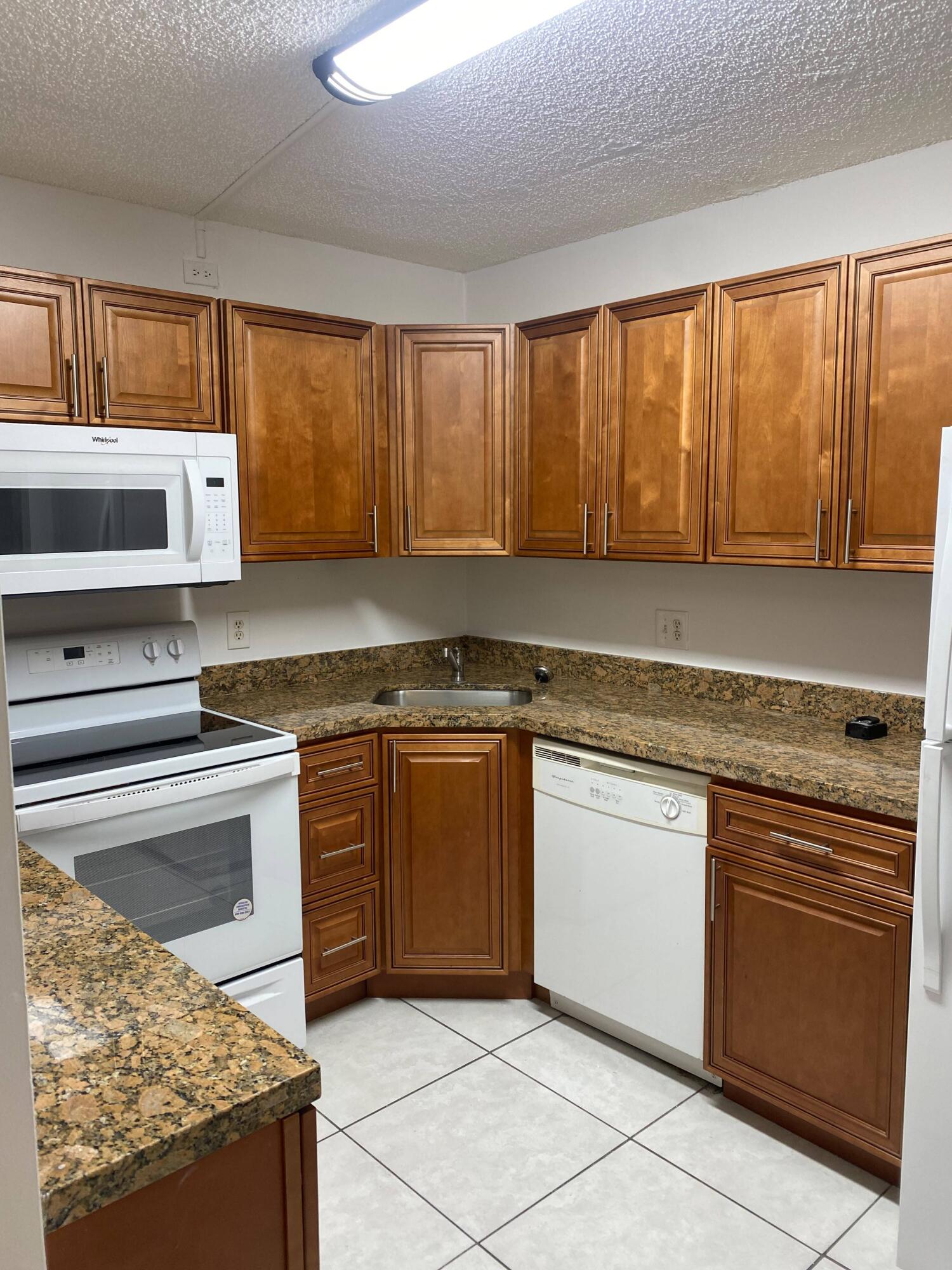 Foto de propiedad en 4709 Sable Pine Circle B1, West Palm Beach, FL 33417 West Palm Beach con MLS# 