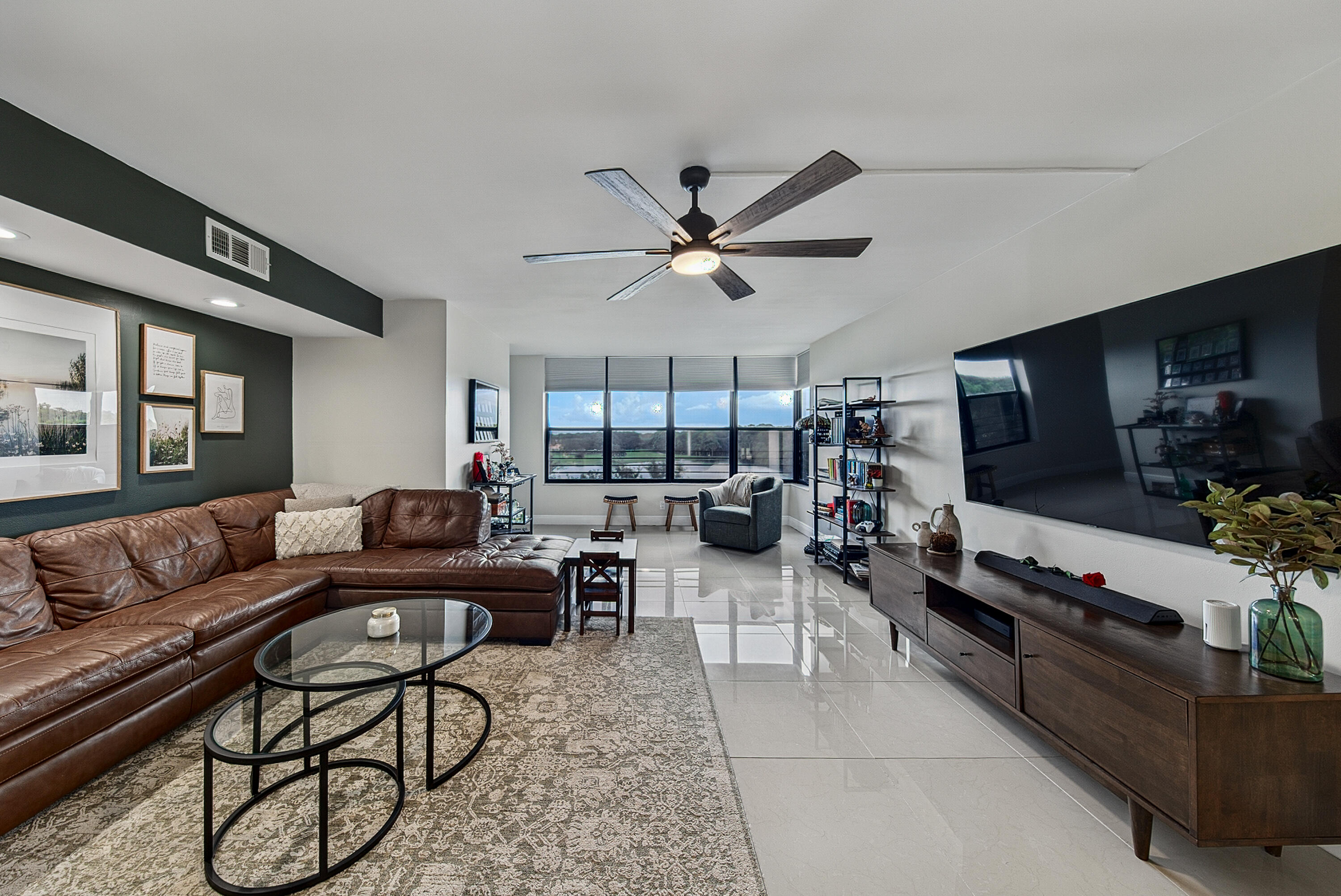 Foto de propiedad en 2768 Carambola Circle S 506, Coconut Creek, FL 33066 Coconut Creek con MLS# 