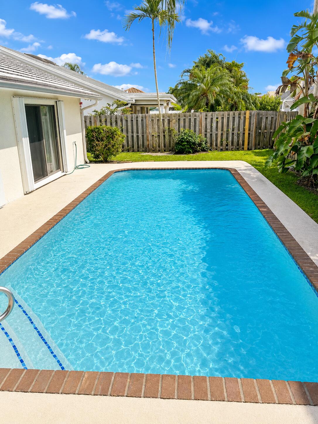 Foto de propiedad en 400 SEQUOIA Lane, Boca Raton, FL 33487 Boca Raton con MLS# 