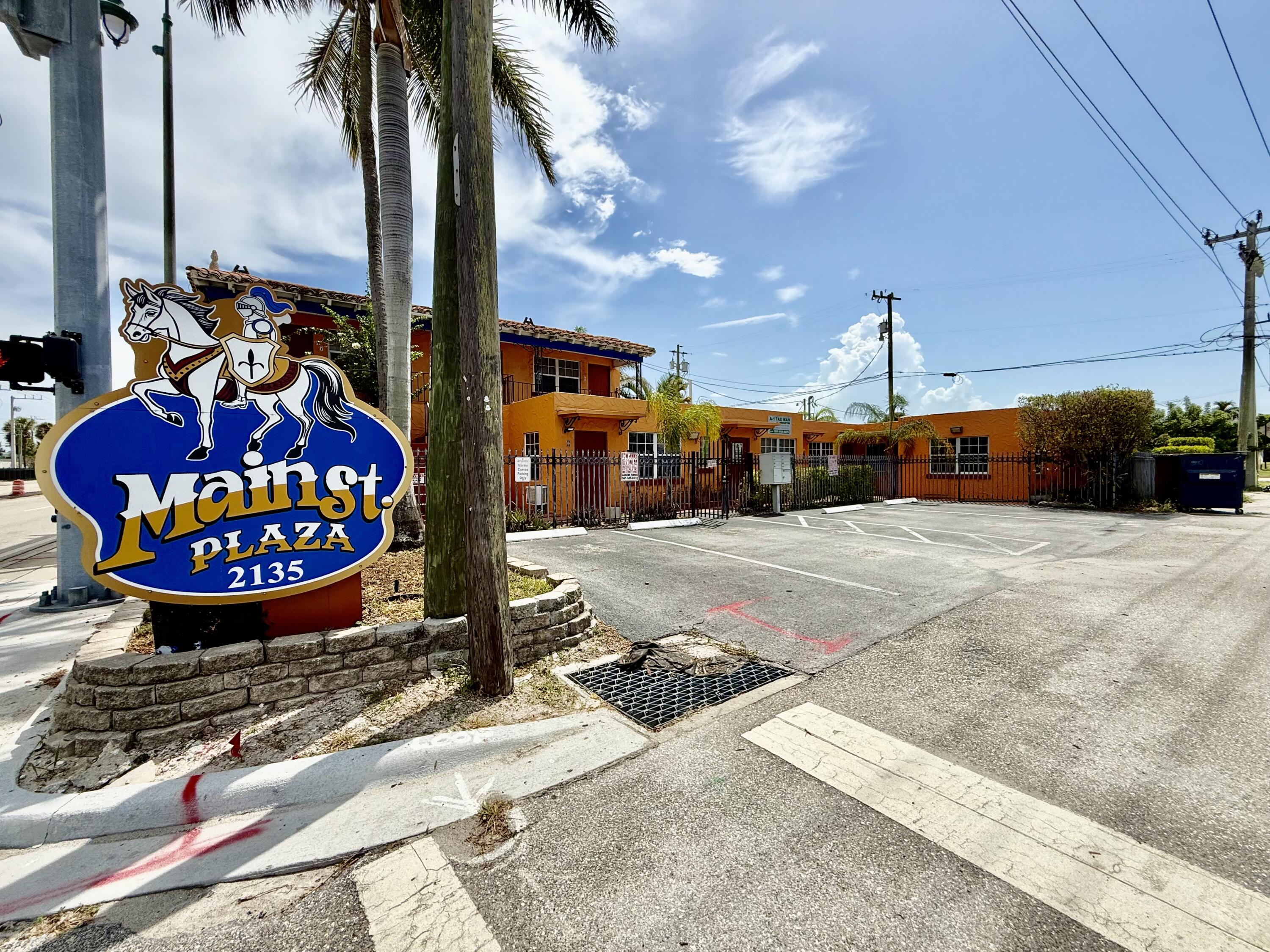 Foto de propiedad en 2135 Broadway, Riviera Beach, FL 33404 Riviera Beach con MLS# 