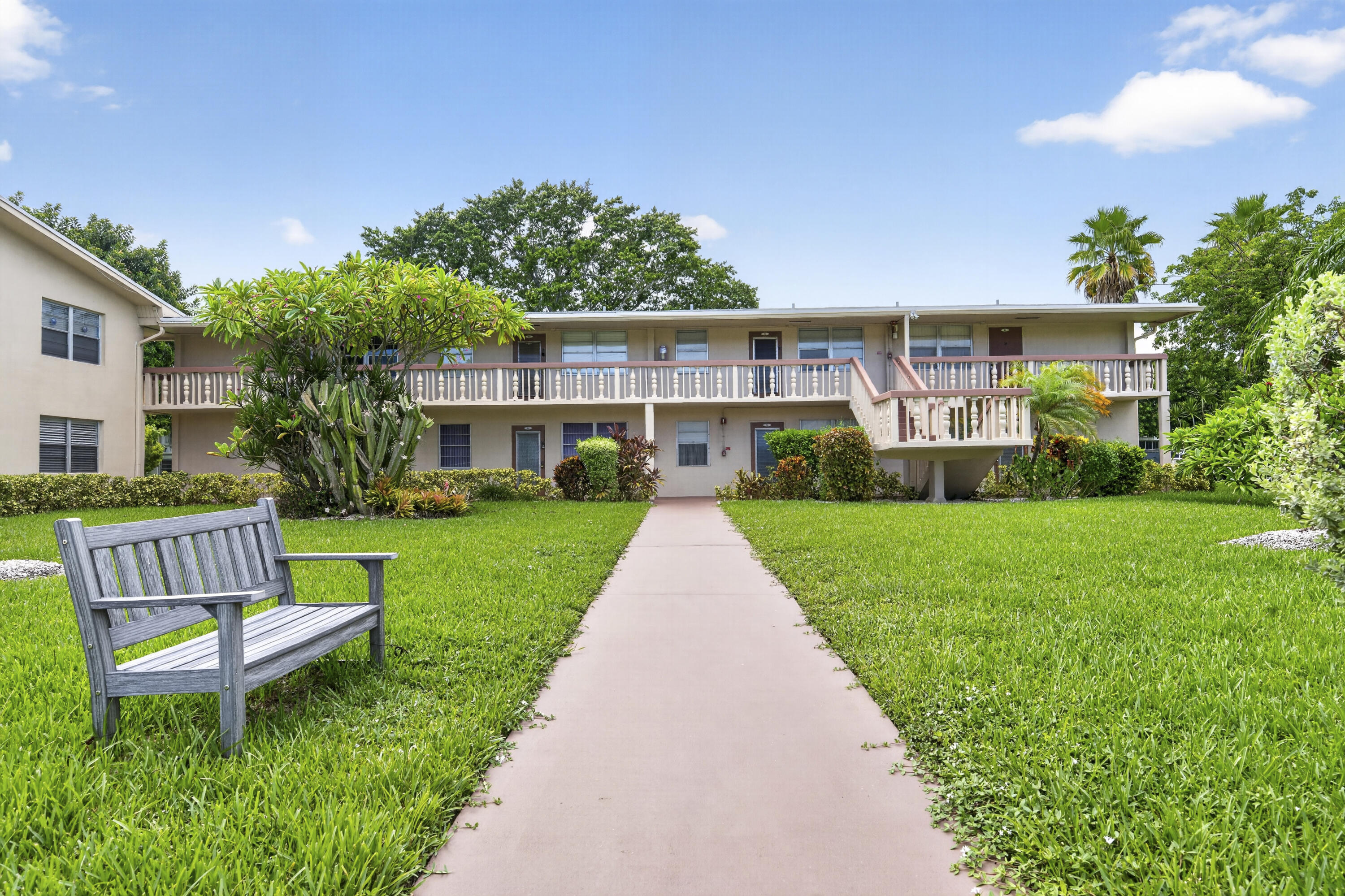 Foto de propiedad en 64 Upminster C 64, Deerfield Beach, FL 33442 Deerfield Beach con MLS# 