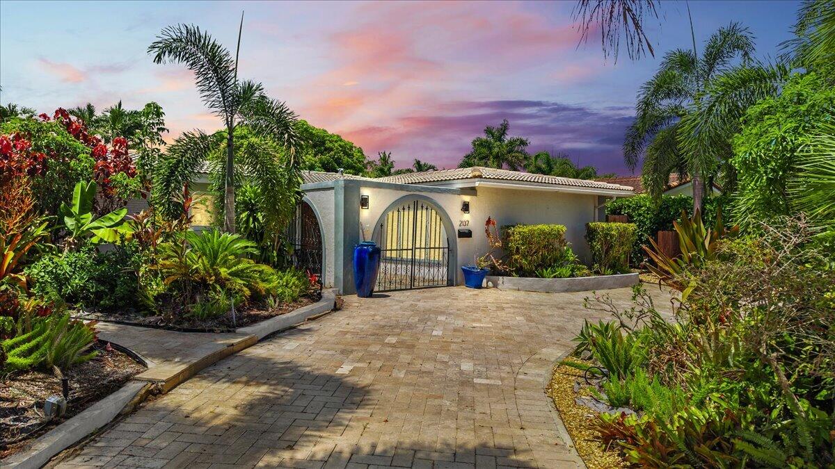 Foto de propiedad en 2137 NE 17TH Avenue, Wilton Manors, FL 33305 Wilton Manors con MLS# 