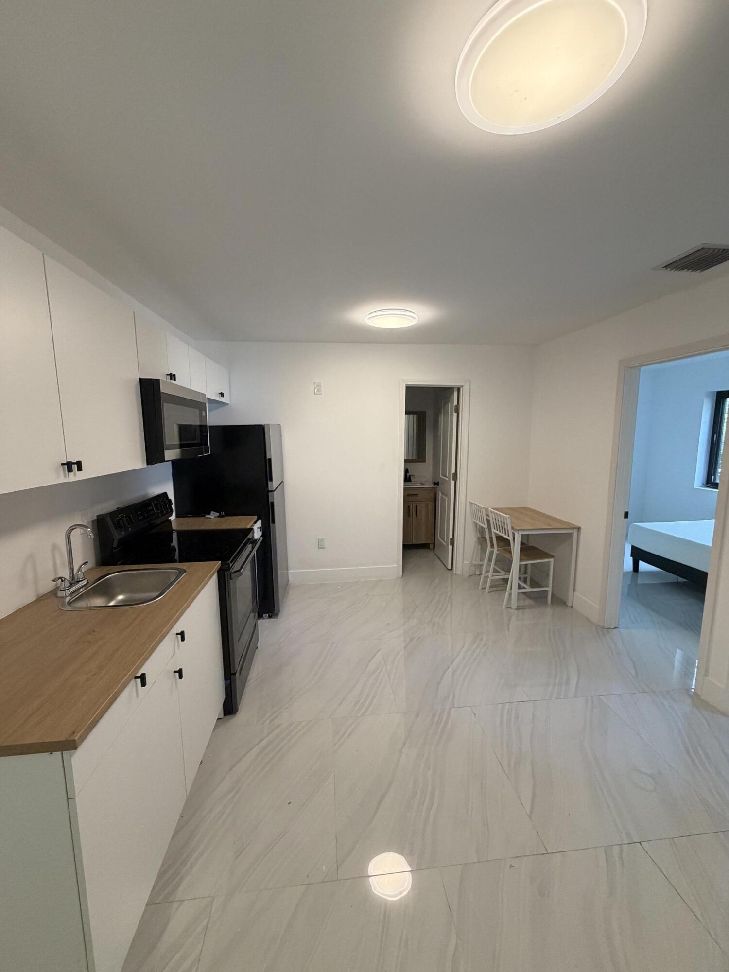 Foto de propiedad en 8211 BISCAYNE Boulevard 2, Miami, FL 33138 Miami con MLS# 