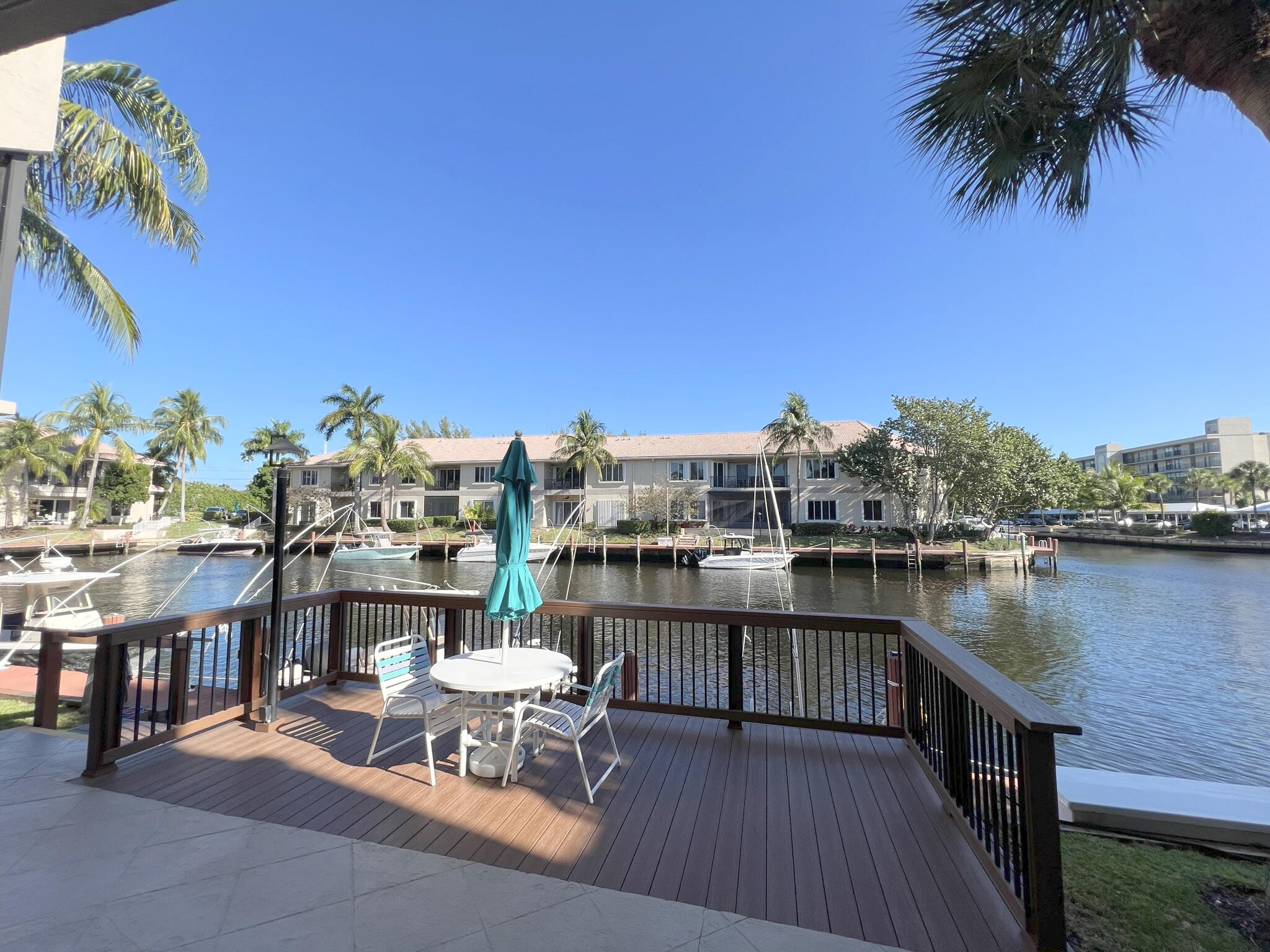 Foto de propiedad en 1 Royal Palm Way 3050, Boca Raton, FL 33432 Boca Raton con MLS# 