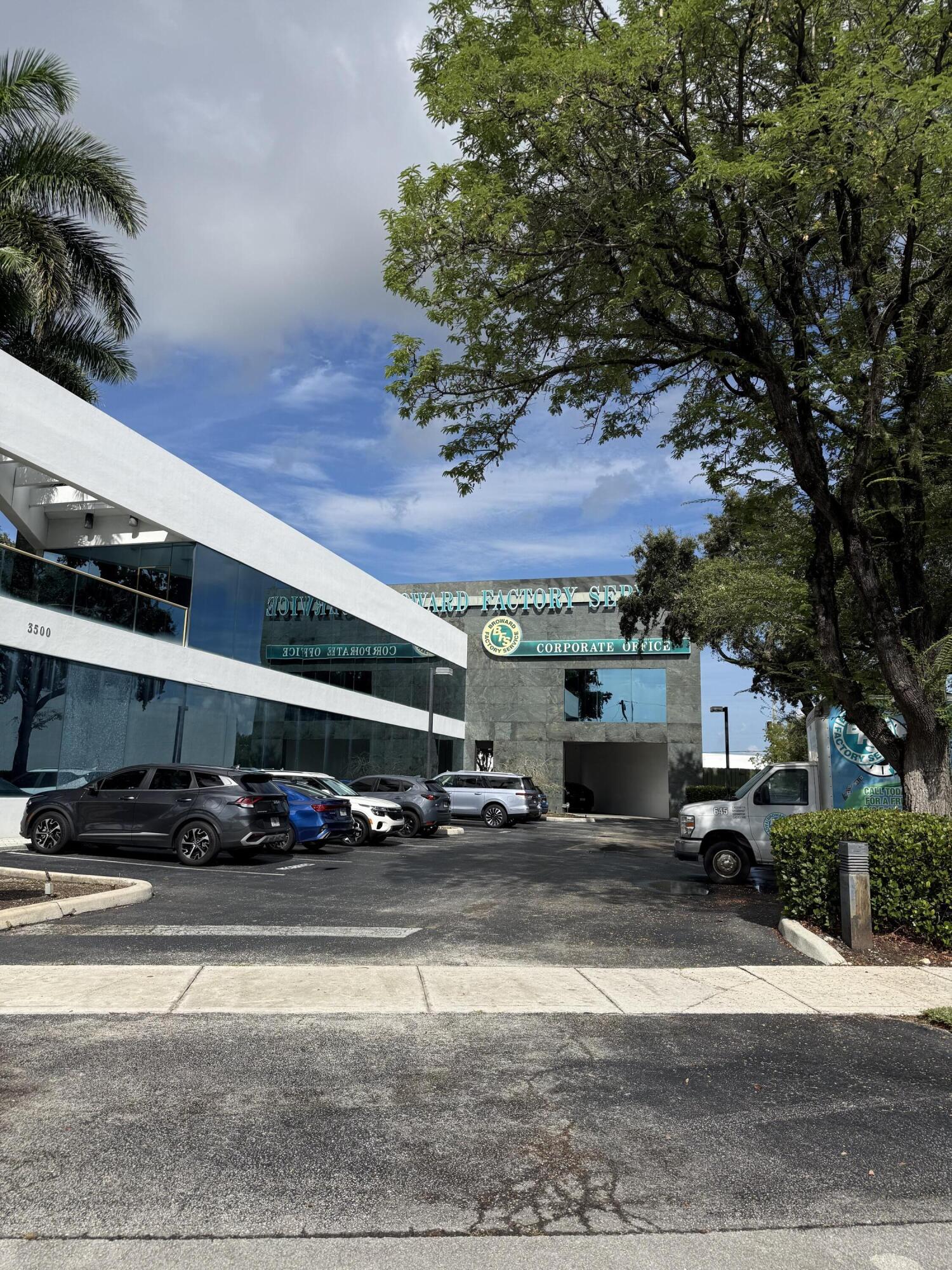 Foto de propiedad en 3500 N 28TH Terrace, Hollywood, FL Hollywood con MLS# 