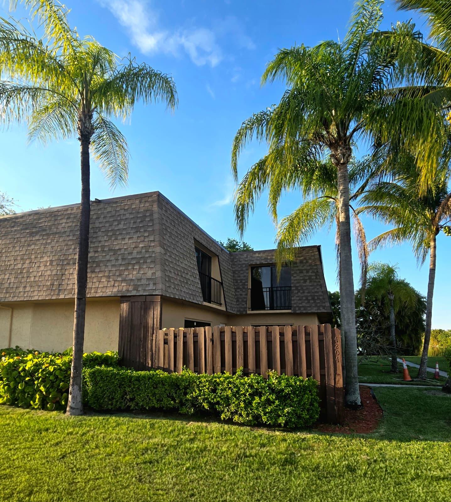 Foto de propiedad en 4204 WATERVIEW Circle, Palm Springs, FL 33461 Palm Springs con MLS# 