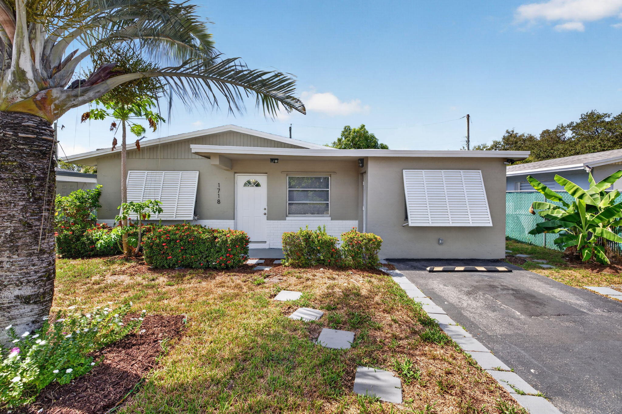 Foto de propiedad en 1718 NW 7TH Street, Fort Lauderdale, FL 33311 Fort Lauderdale con MLS# 