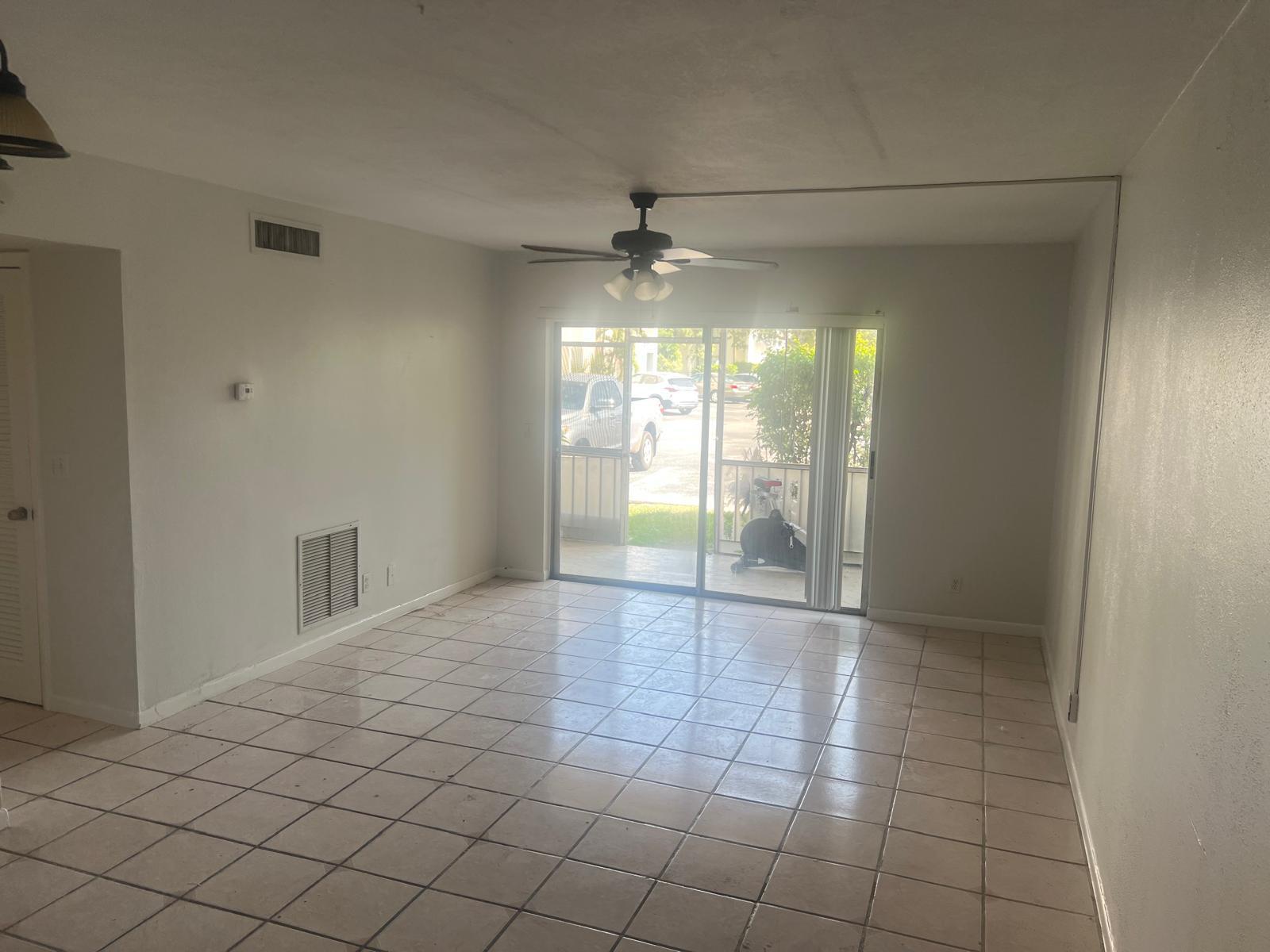 Foto de propiedad en 624 NW 13TH Street 0110, Boca Raton, FL 33486 Boca Raton con MLS# 