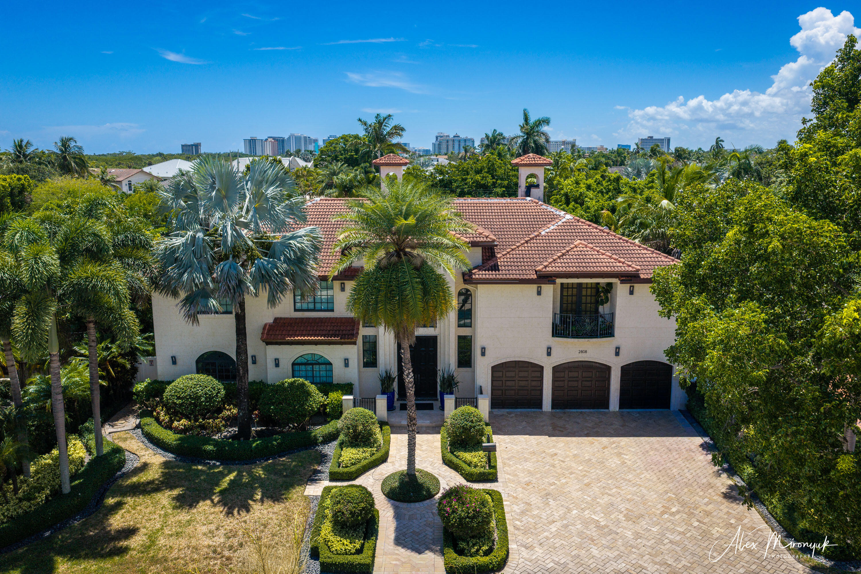 Foto de propiedad en 2808 NE 20th Court, Fort Lauderdale, FL 33305 Fort Lauderdale con MLS# 