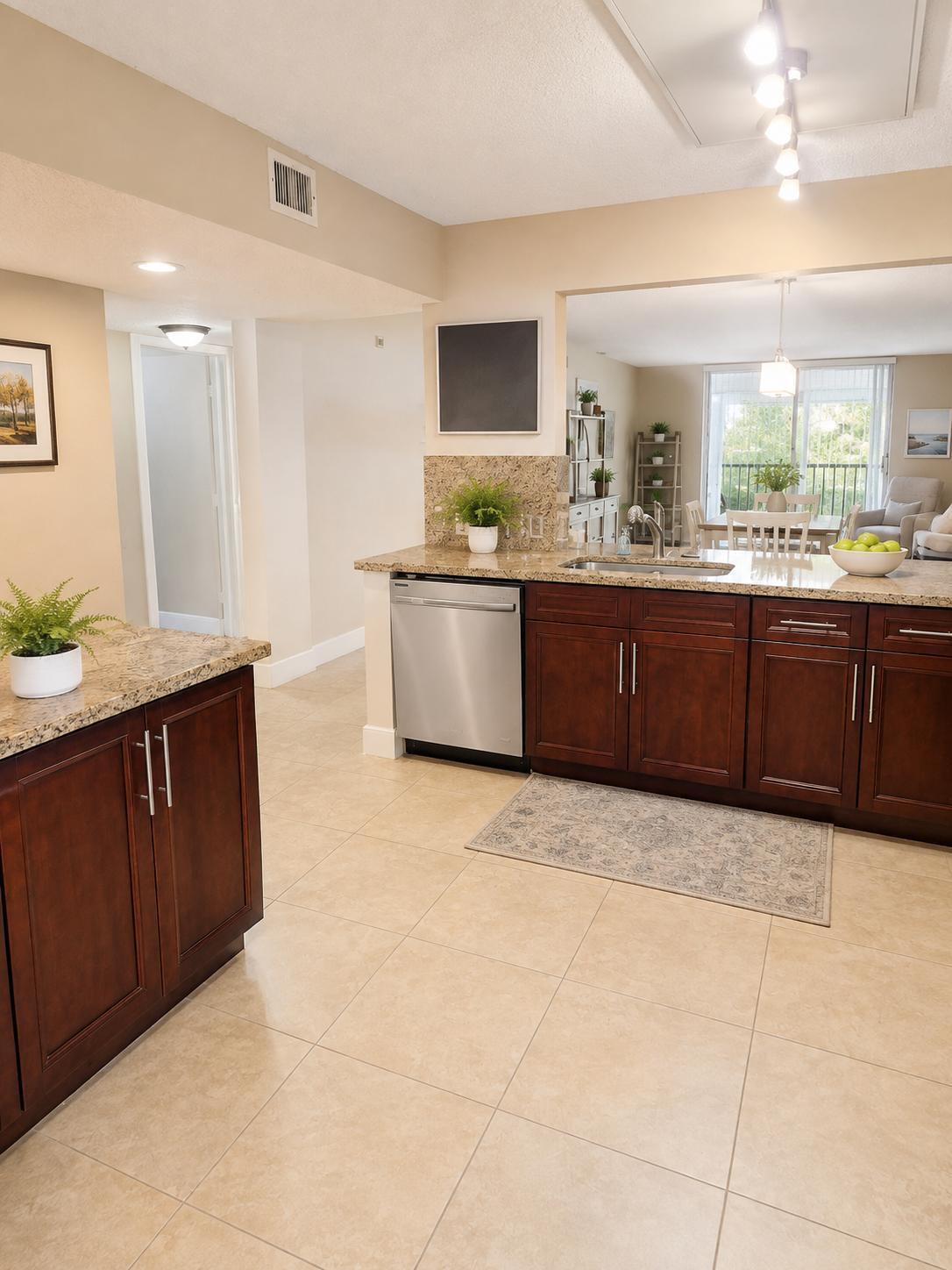 En Venta 5574 Witney Drive 206, Delray Beach, FL 33484, Delray Beach, FL 33484
