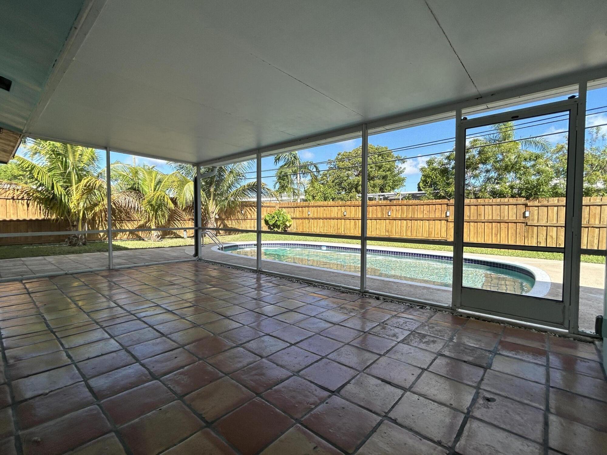 Foto de propiedad en 455 NE 29TH Street, Boca Raton, FL 33431 Boca Raton con MLS# 