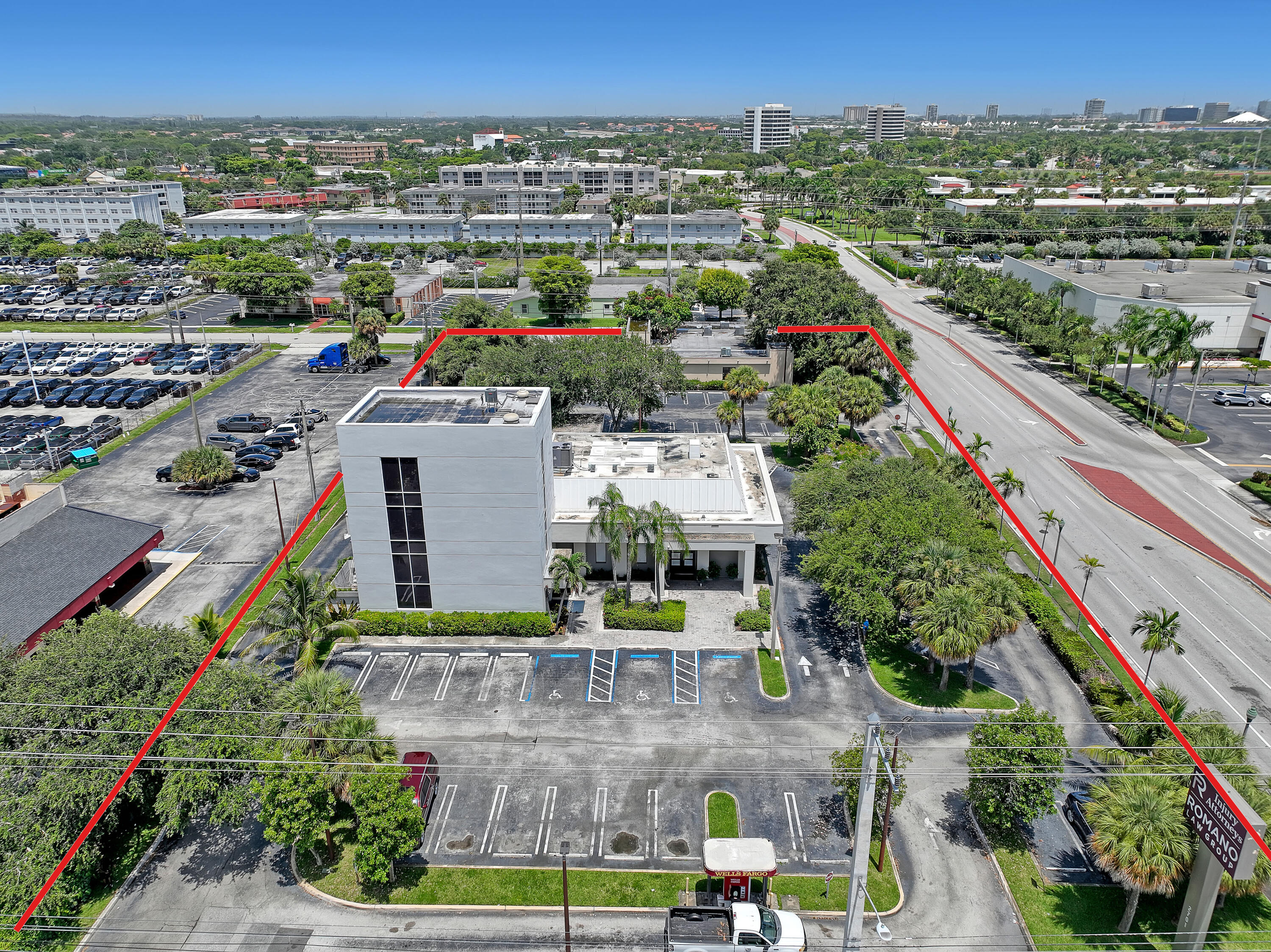 Foto de propiedad en 2701 OKEECHOBEE Boulevard, West Palm Beach, FL West Palm Beach con MLS# 