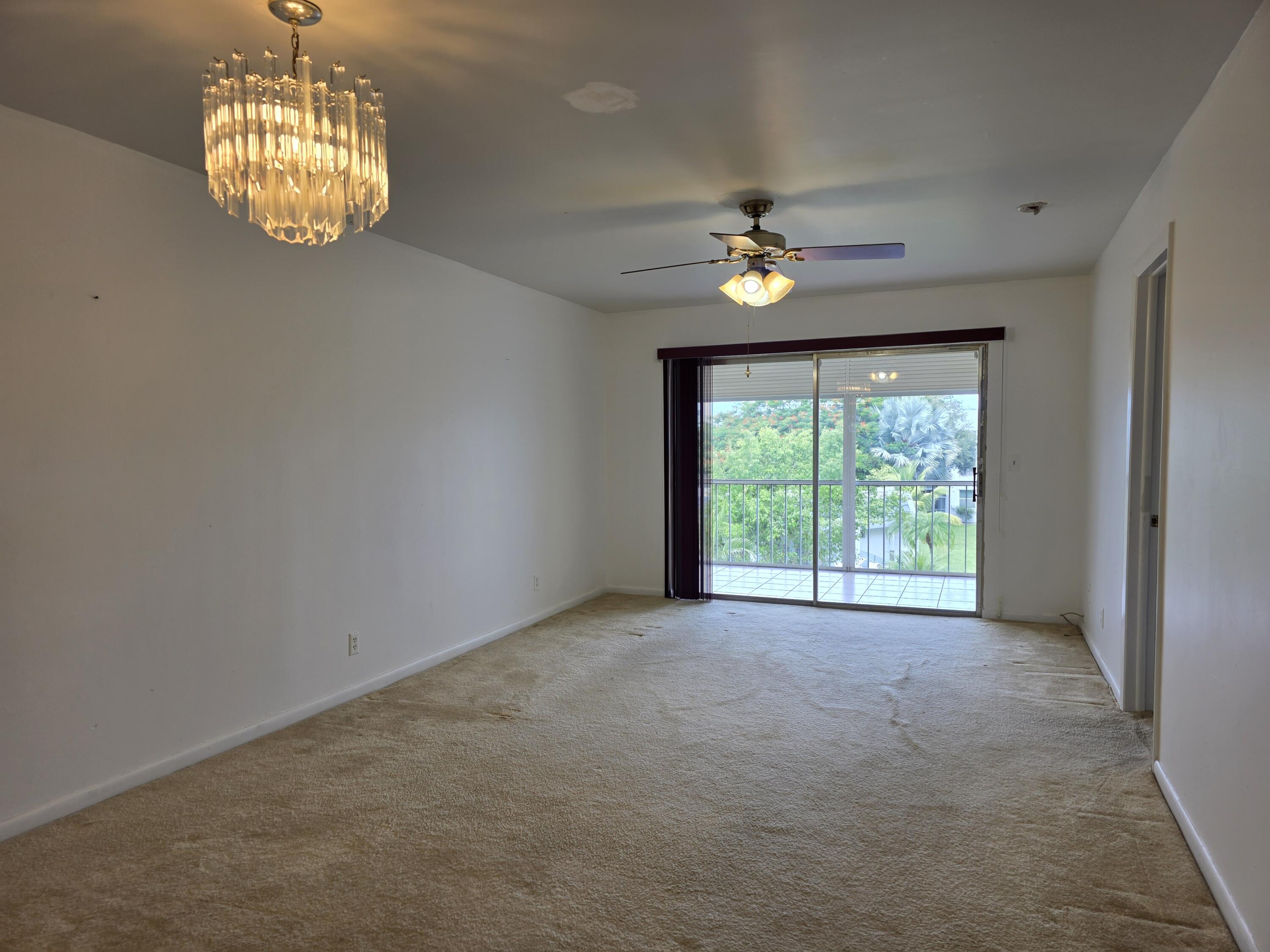 Foto de propiedad en 6600 ROYAL PALM Boulevard 304B, Margate, FL 33063 Margate con MLS# 