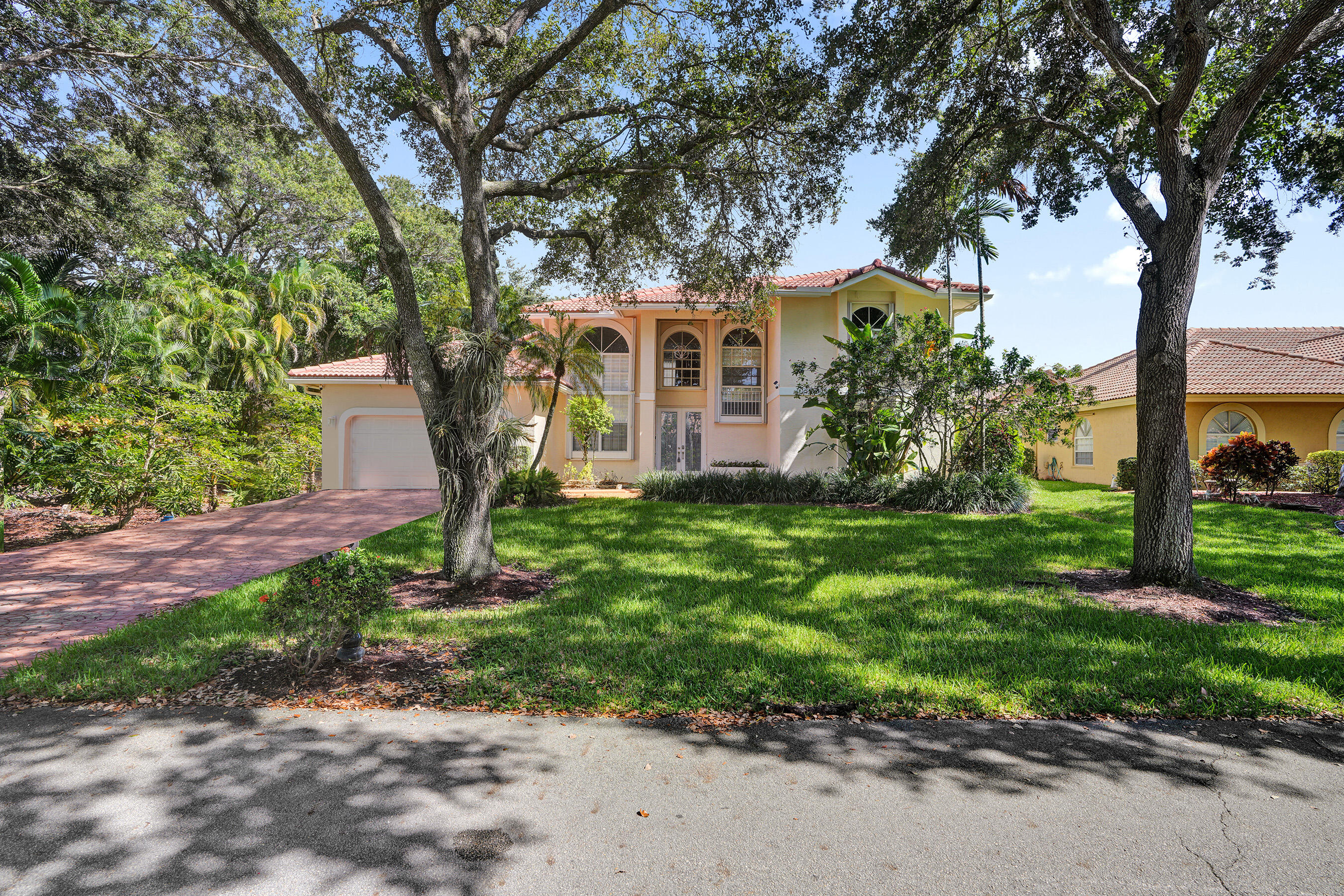 Foto de propiedad en 6020 NW 61ST Manor, Parkland, FL 33067 Parkland con MLS# 