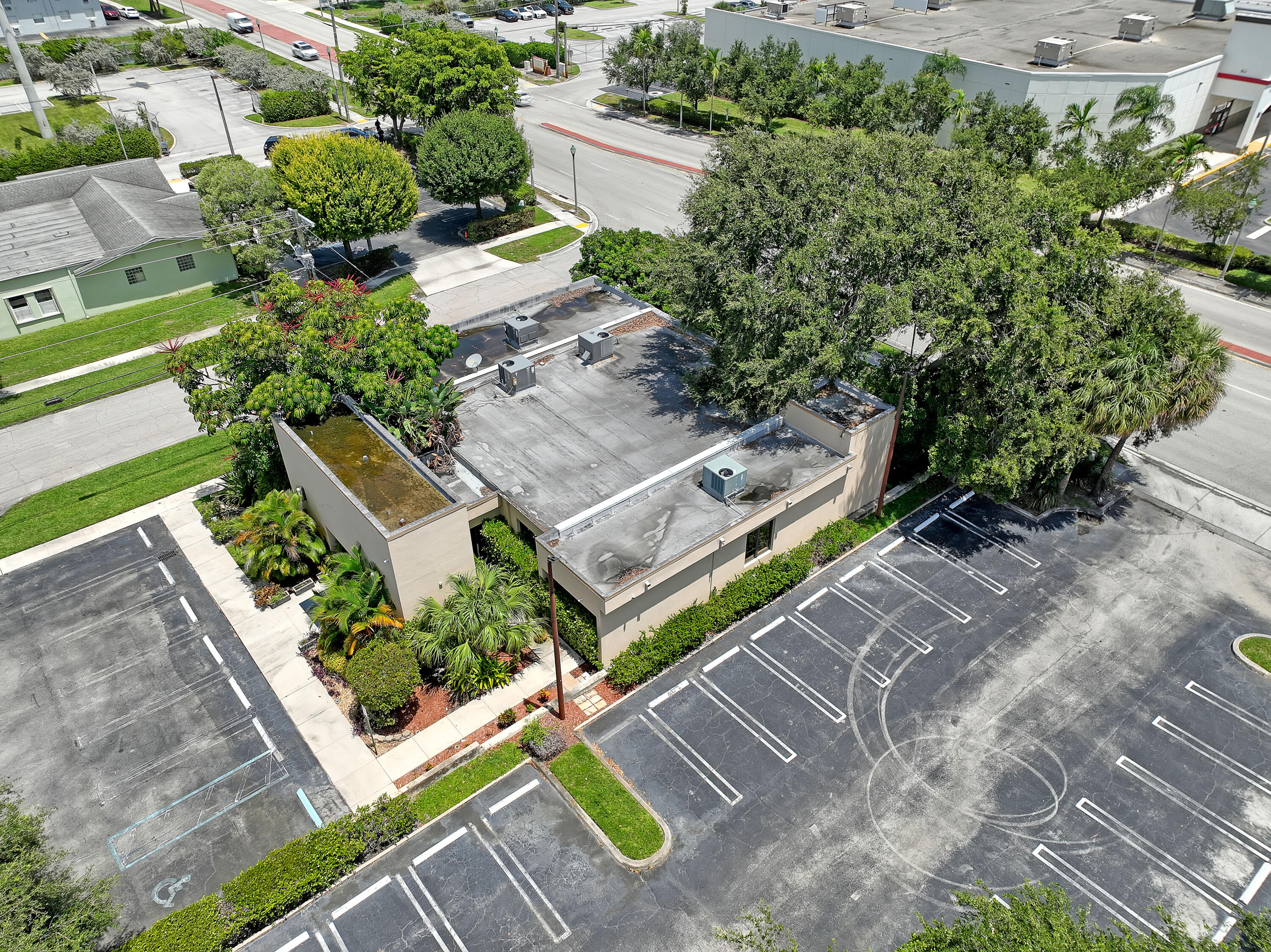 Foto de propiedad en 801 SPENCER Drive, West Palm Beach, FL 33409 West Palm Beach con MLS# 