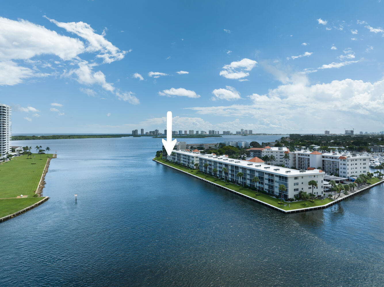 En Renta 28 Yacht Club Drive 109, North Palm Beach, FL 33408, North Palm Beach, FL 33408
