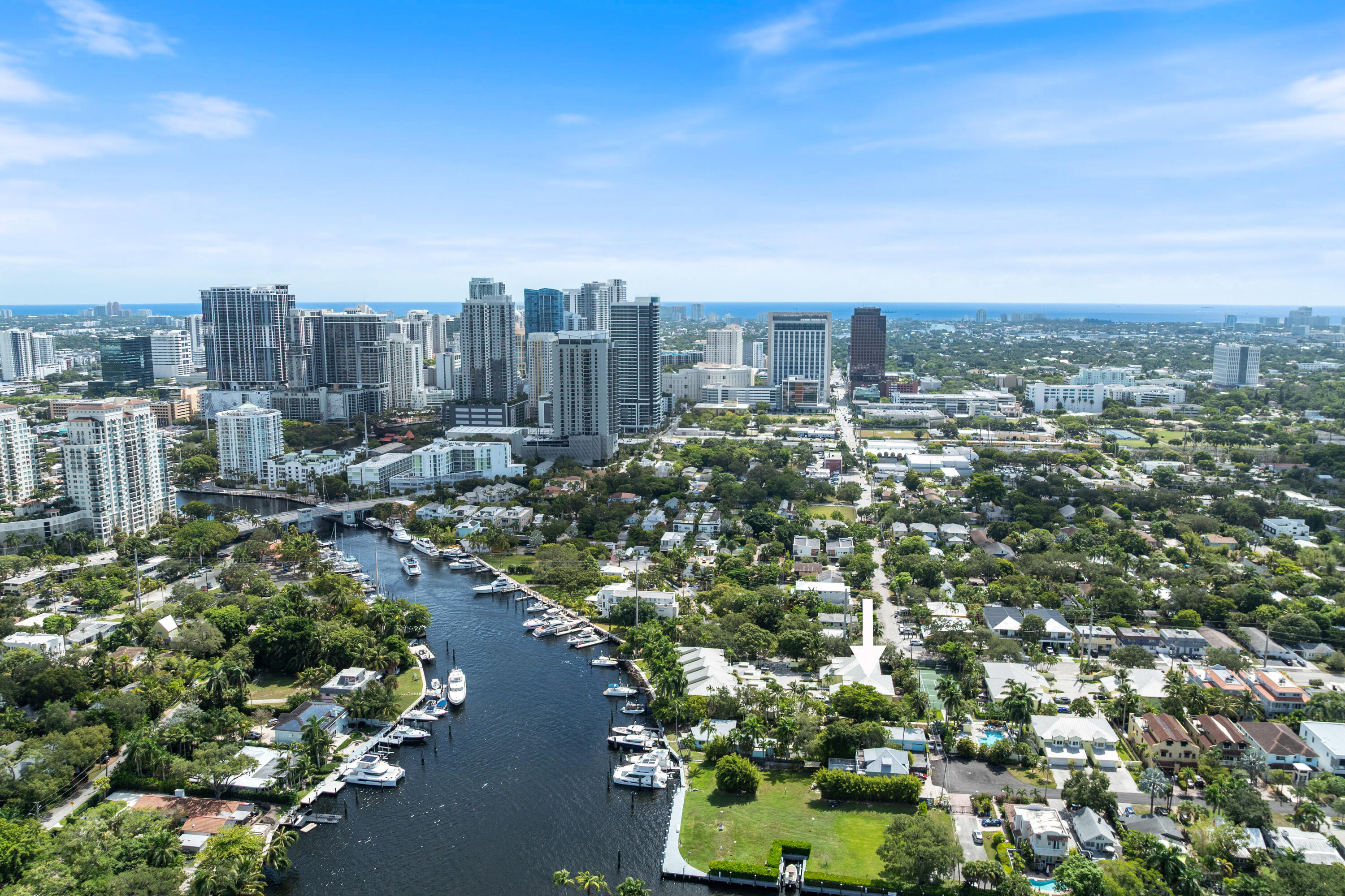 Foto de propiedad en 517 SW 7th Avenue, Fort Lauderdale, FL 33315 Fort Lauderdale con MLS# 