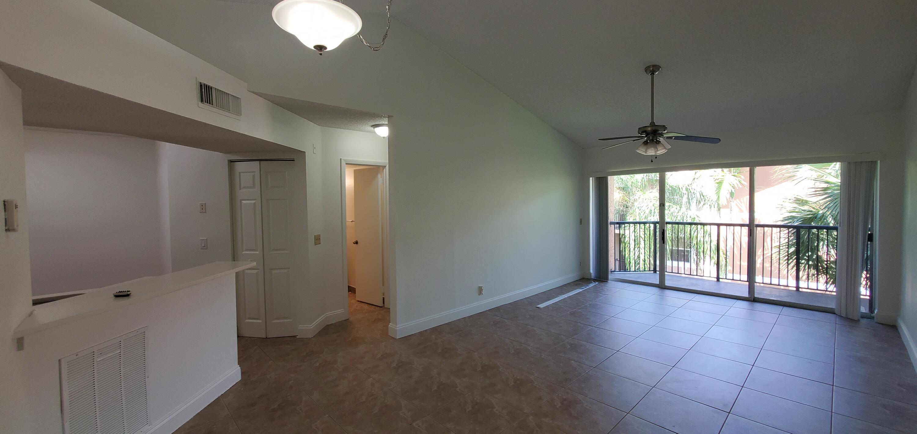 Foto de propiedad en 8721 WILES Road 302, Coral Springs, FL 33067 Coral Springs con MLS# 