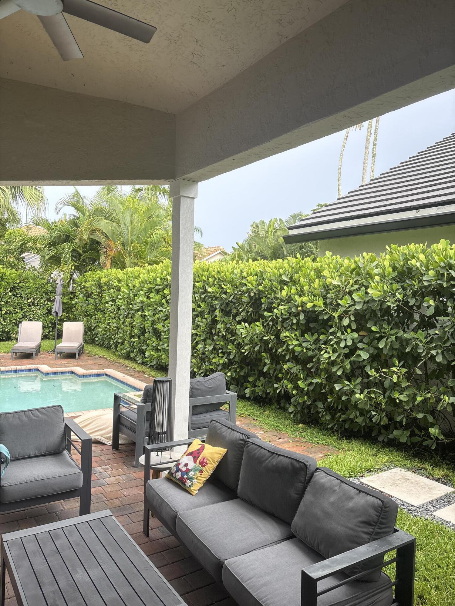 Foto de propiedad en 6670 NW 27TH Avenue, Boca Raton, FL 33496 Boca Raton con MLS# 