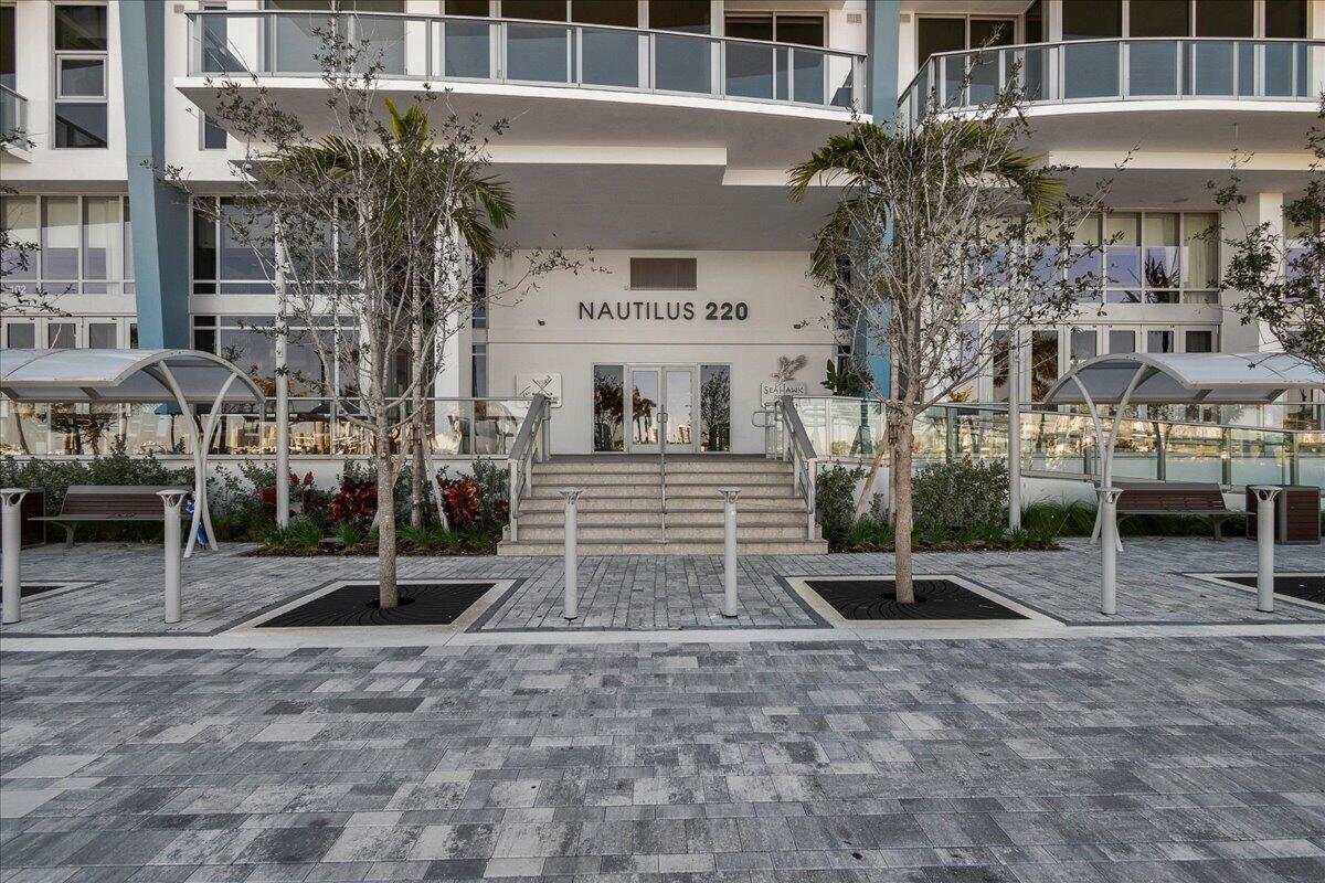 Foto de propiedad en 220 LAKE SHORE Drive 710, West Palm Beach, FL 33403 West Palm Beach con MLS# 