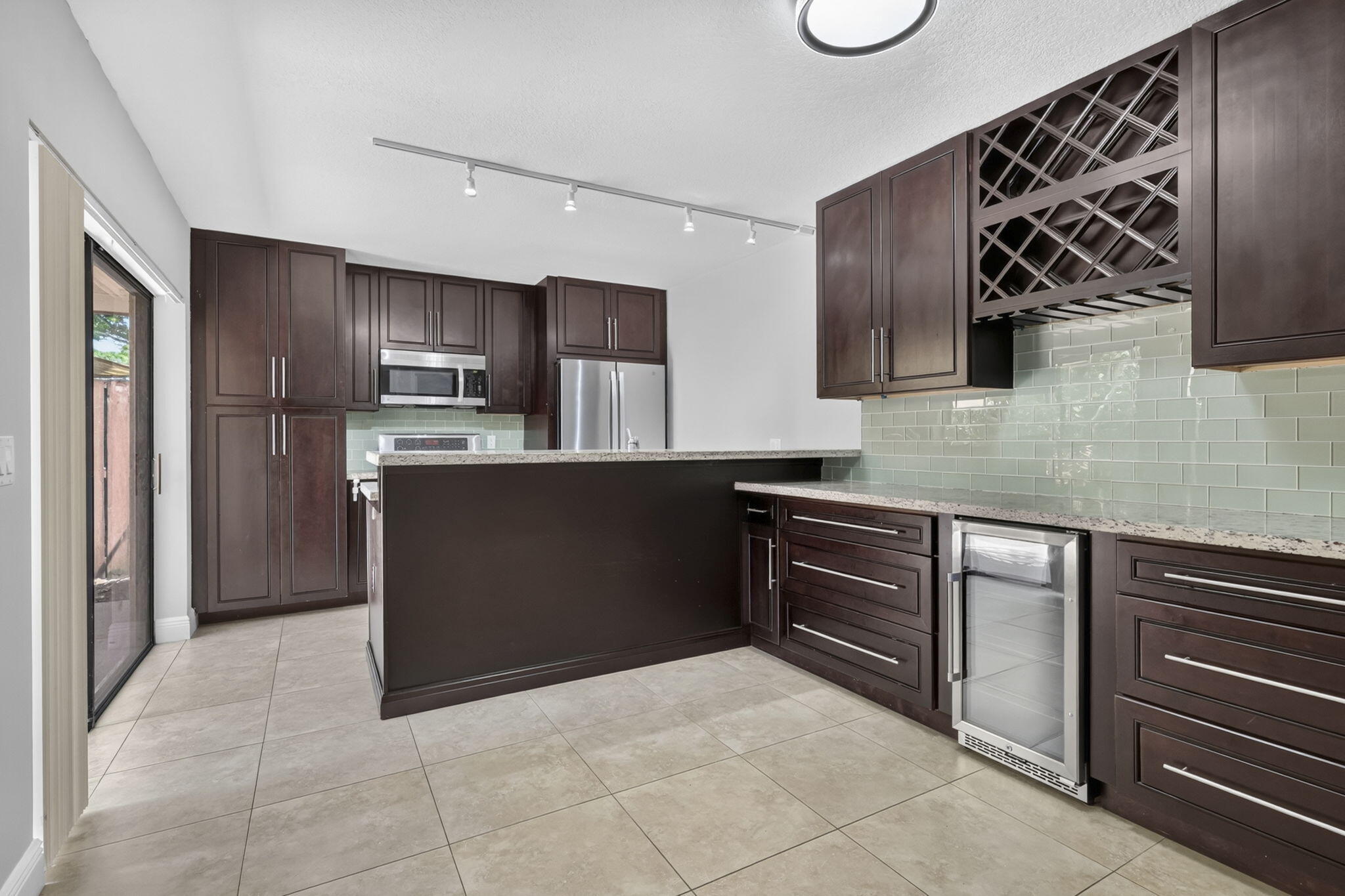 Foto de propiedad en 846 BLUE RIDGE Circle, West Palm Beach, FL 33409 West Palm Beach con MLS# 
