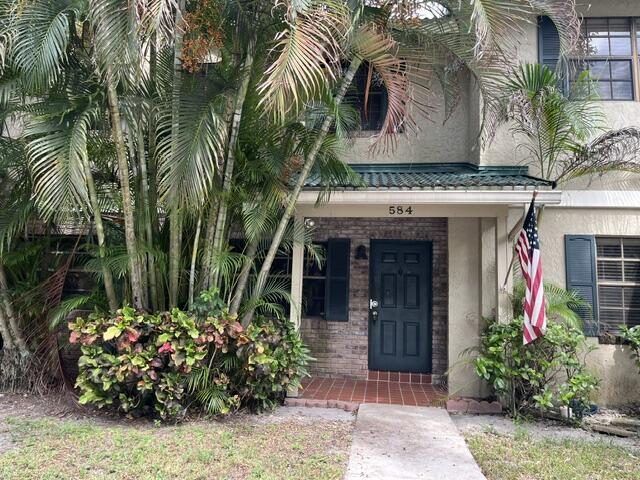 Foto de propiedad en 584 WESTREE Lane 584, Plantation, FL 33324 Plantation con MLS# 